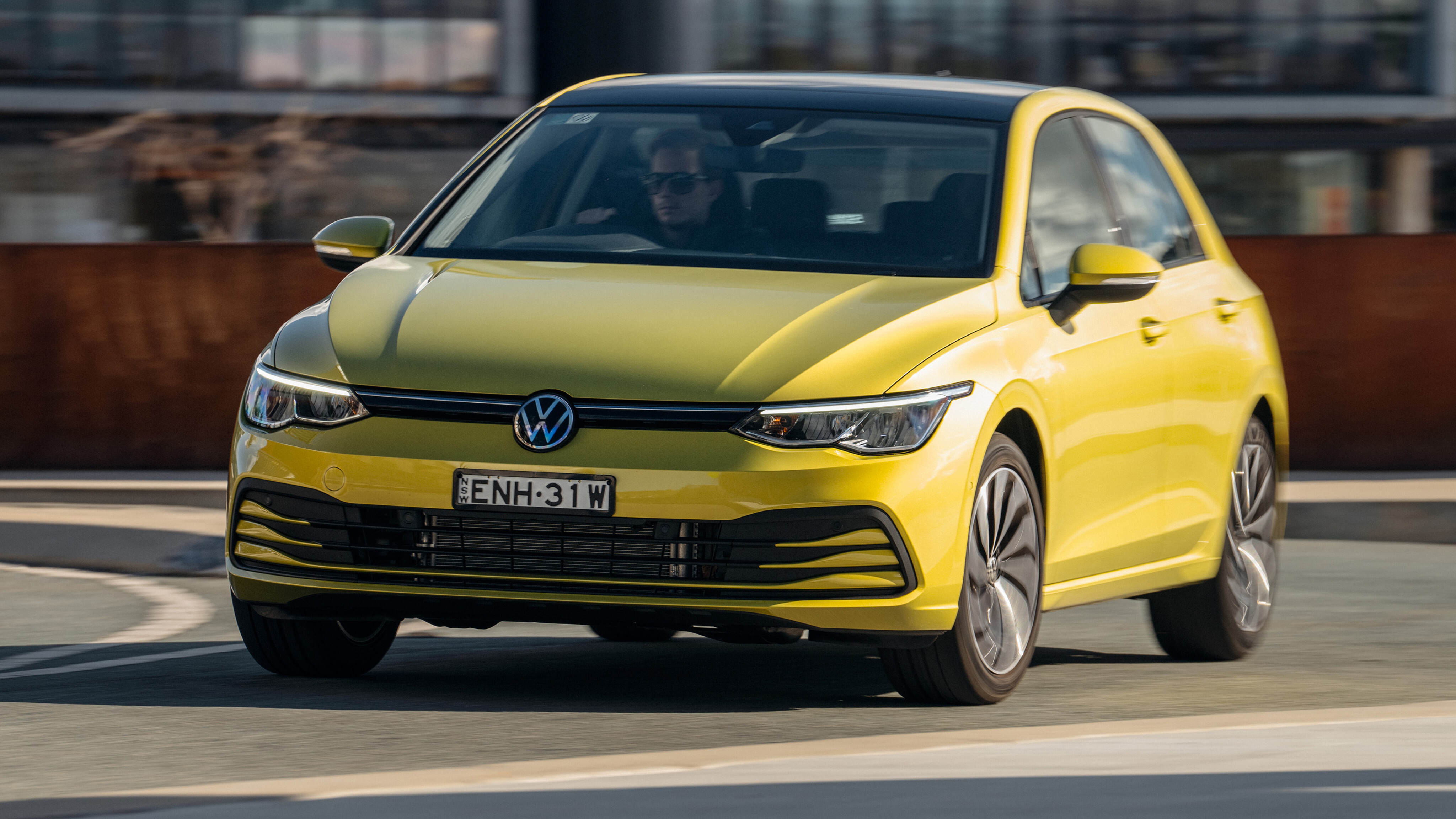 The new VW GOLF 8 R-Line