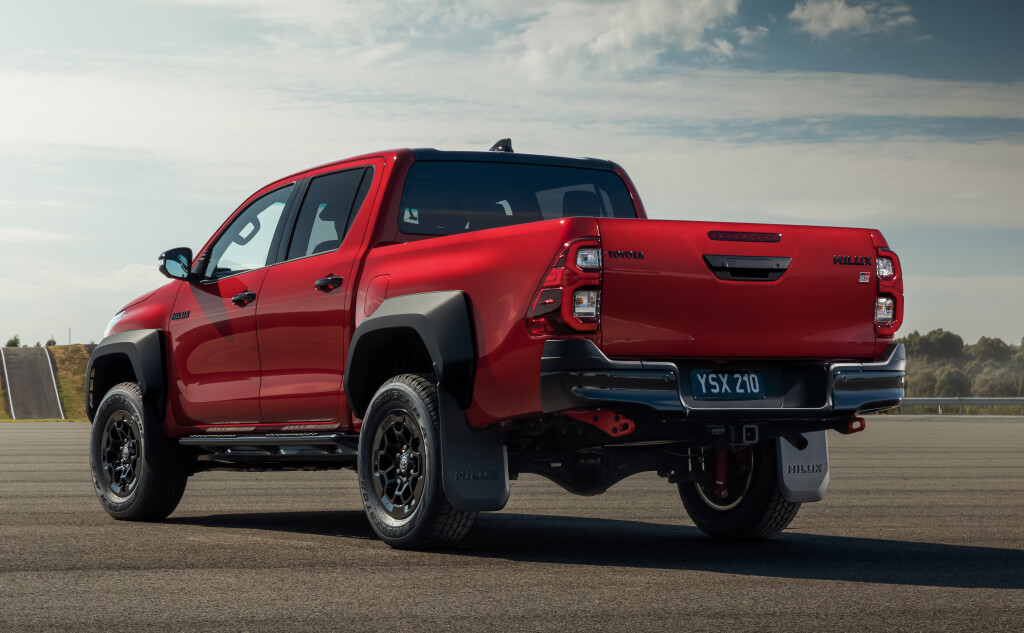 Facelifted Toyota Hilux Confirmed