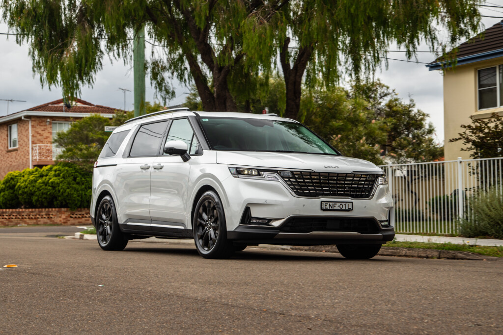 Kia Carnival 2023 Review, Price & Features