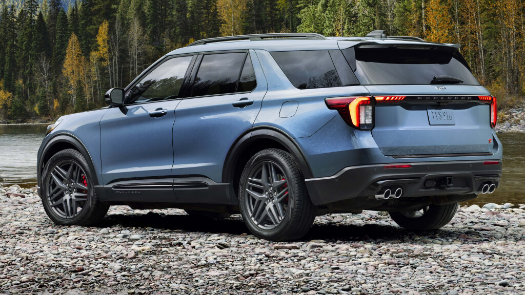 2025 Ford Explorer revealed for America, no relation to European model