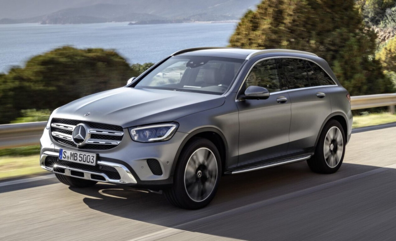 dac422d0/2021 mercedes benz glc 300 e 4mat phev amg line pl ed 2 0l hybrid 4d wagon 04b80156