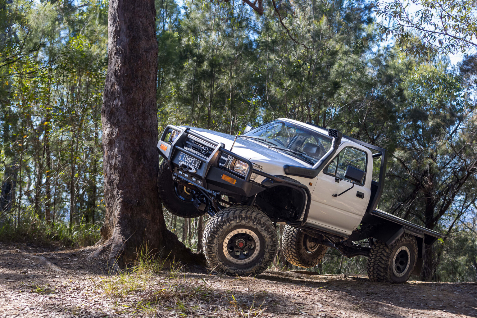 Busted knuckles: DIY-built Toyota HiLux LN106