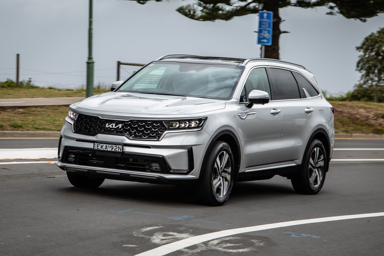 2023 Kia Sorento vs Hyundai Santa Fe: side-by-side snapshot