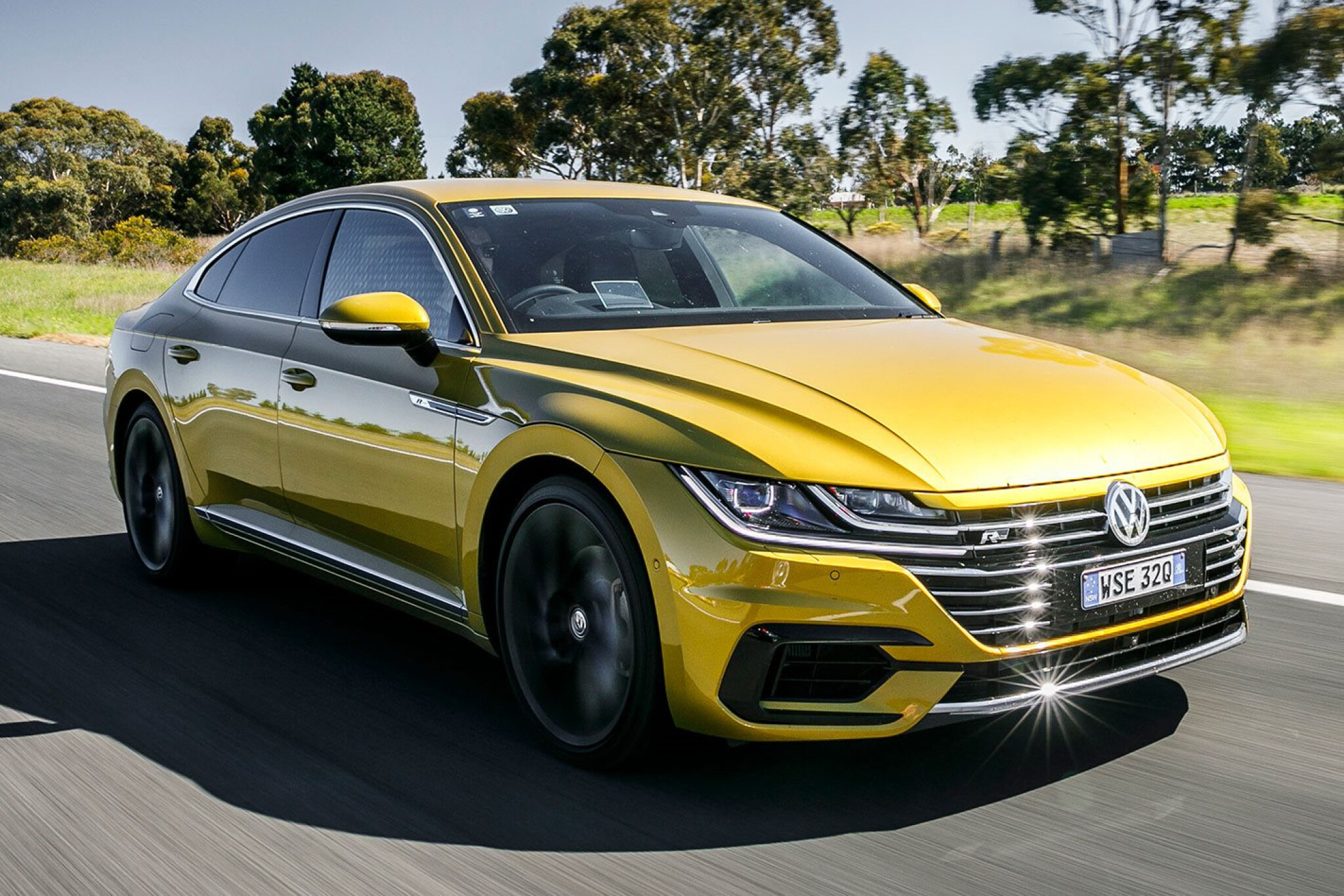 Volkswagen Arteon красный