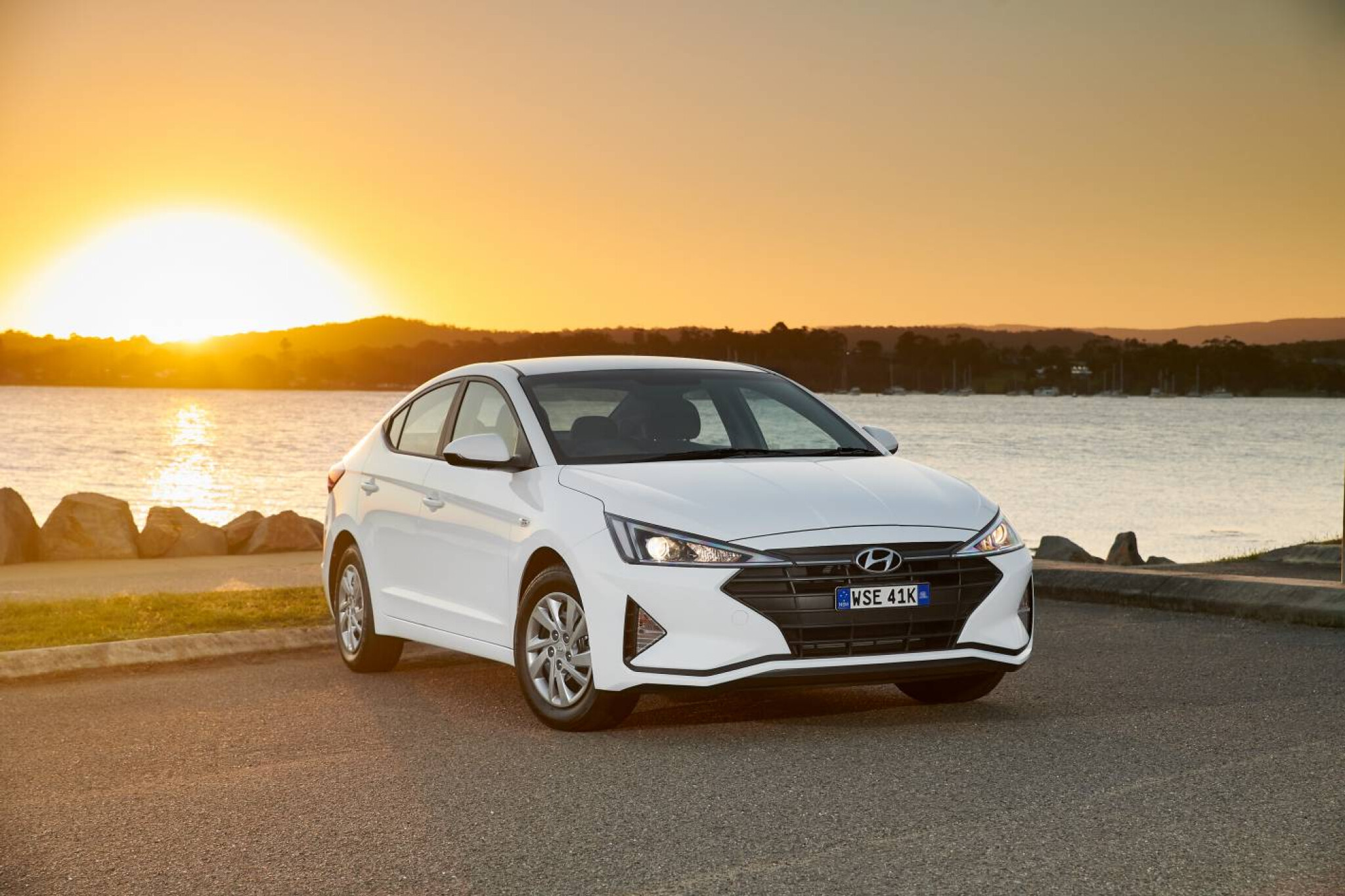 Hyundai Elantra | Price, Reviews & Specs