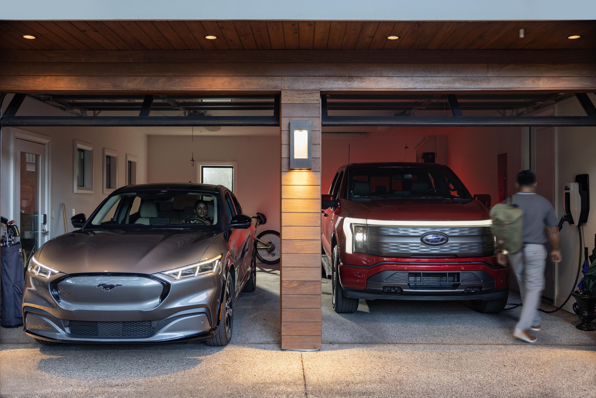 Ford GM Switching To Tesla S NACS EV Chargers In North America   2024 F 150 Lightning And 2024 Ford Mustang Mach E 3 