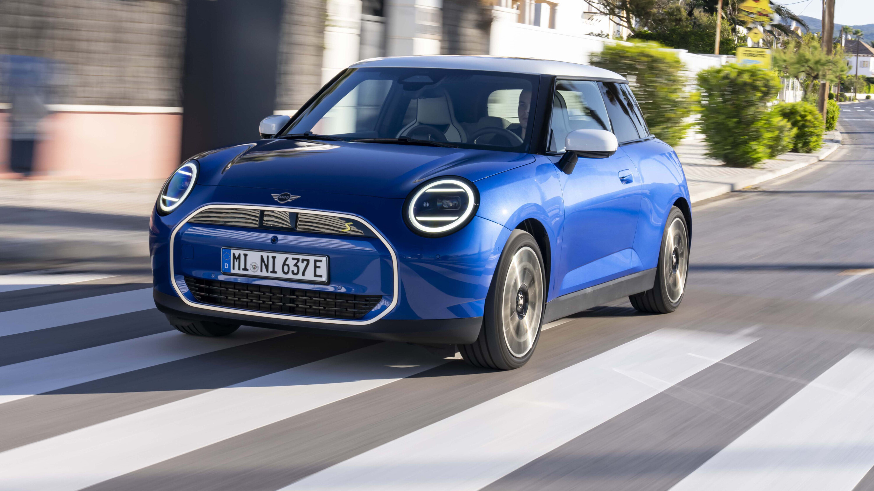 MINI Hatch | Price, Reviews & Specifications