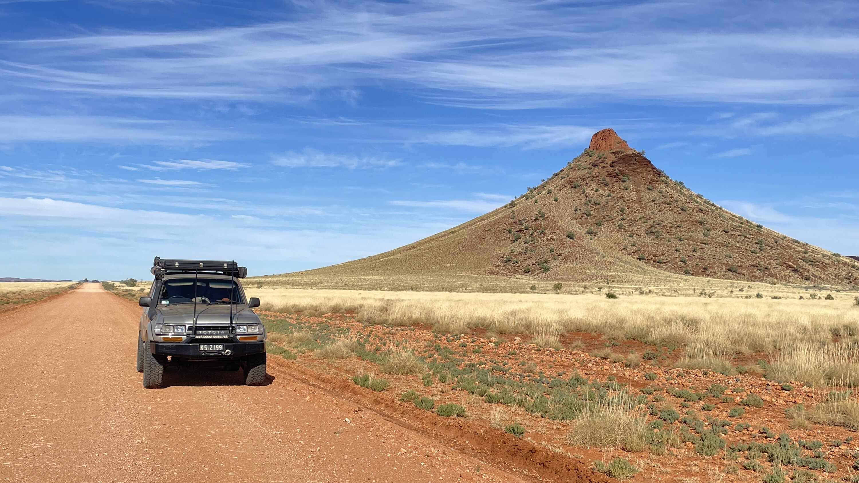 4c431373/roadside hills millstream np JPG