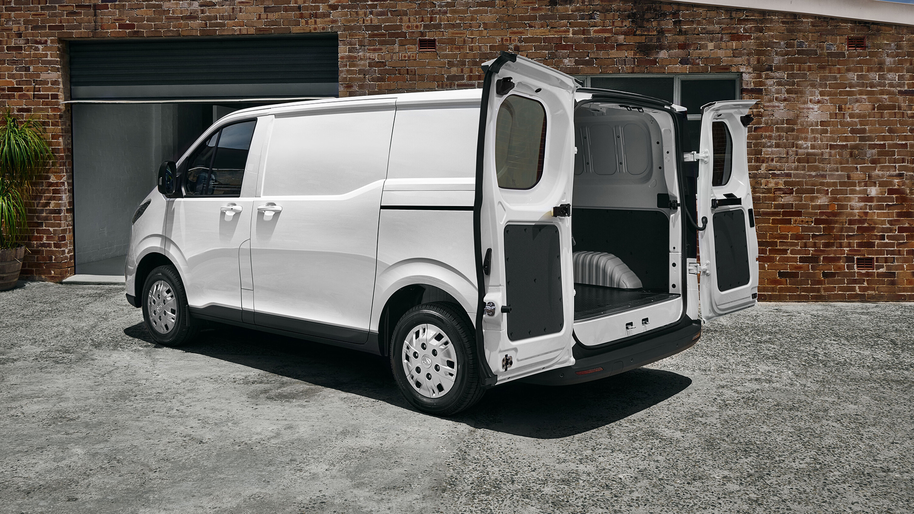 2024 LDV eDeliver 7 electric van pricing and features