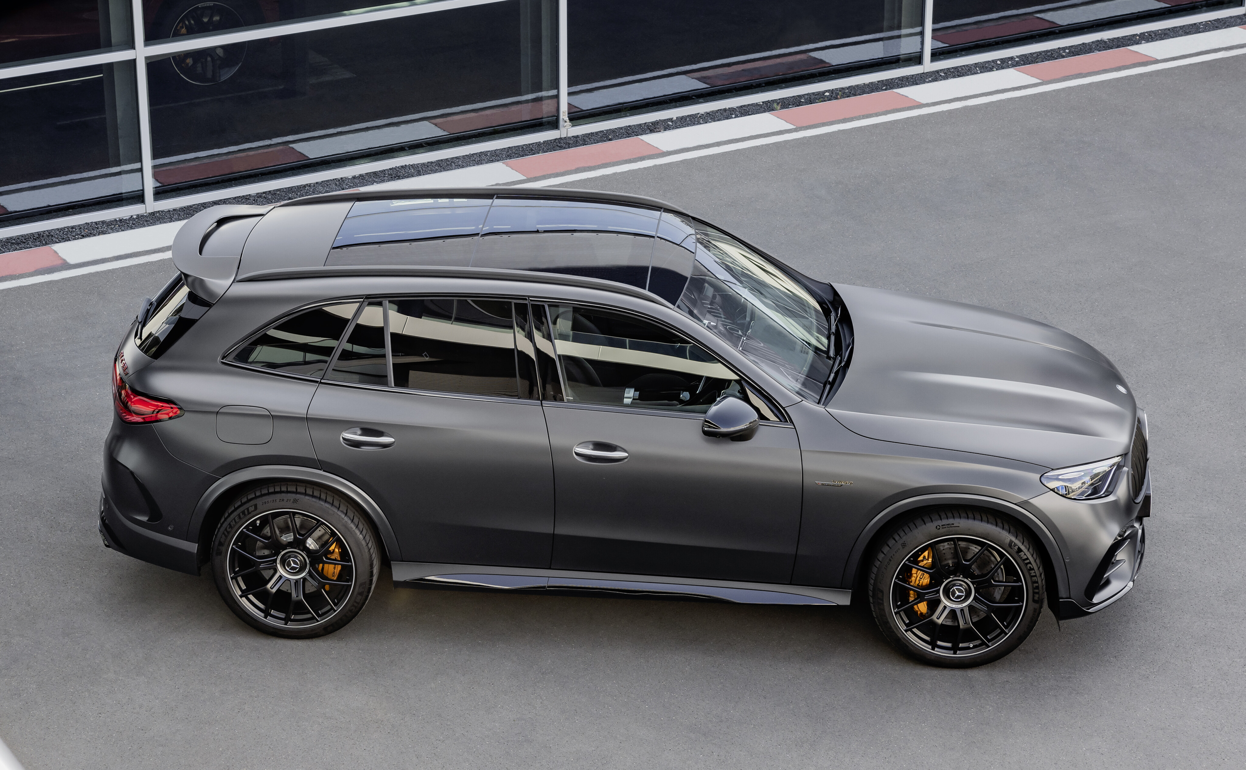 08fb1137/2024 mercedes amg glc 63 s 09 jpg