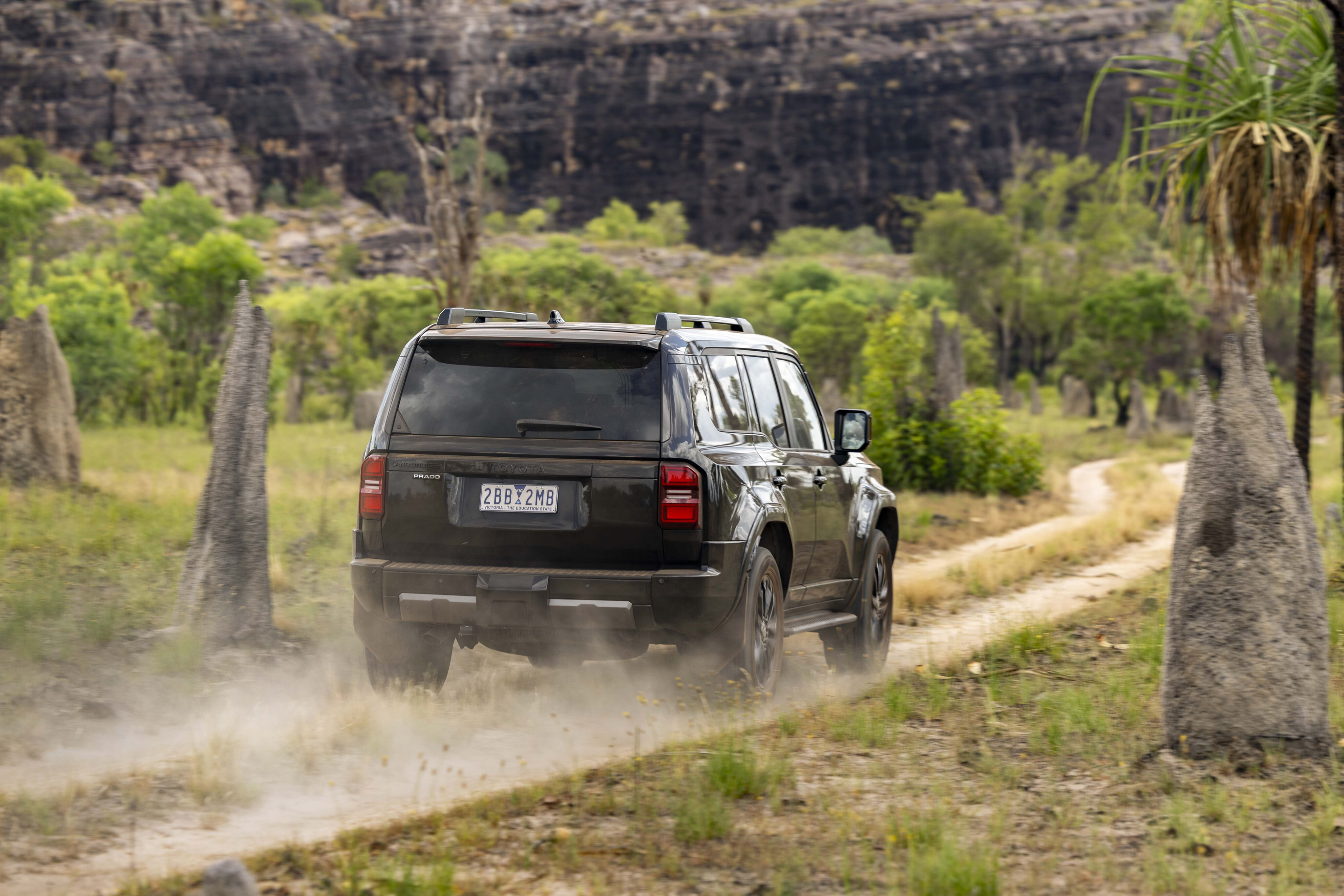 15e215ce/2025 toyota landcruiser prado vx 53 4883 jpg