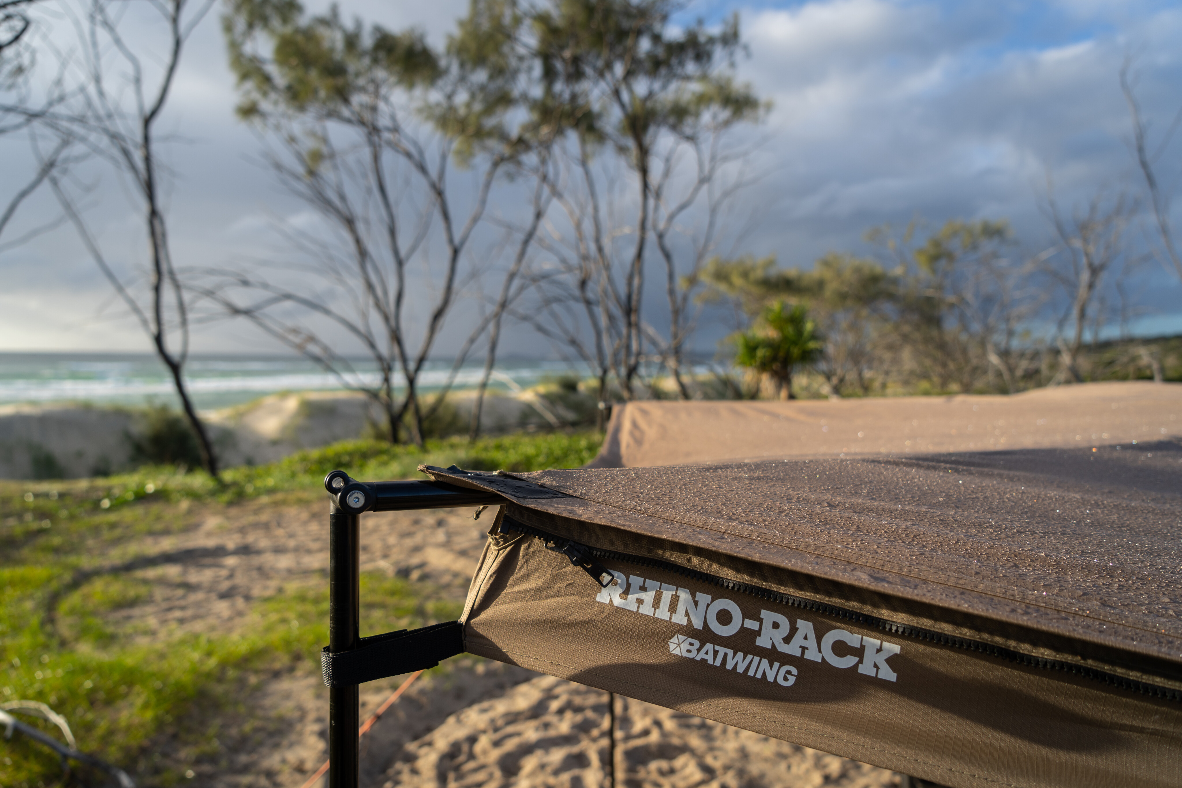2747233a/trcm fraser island rhino rack batwing beachk gari explore 4x4 australia jpg