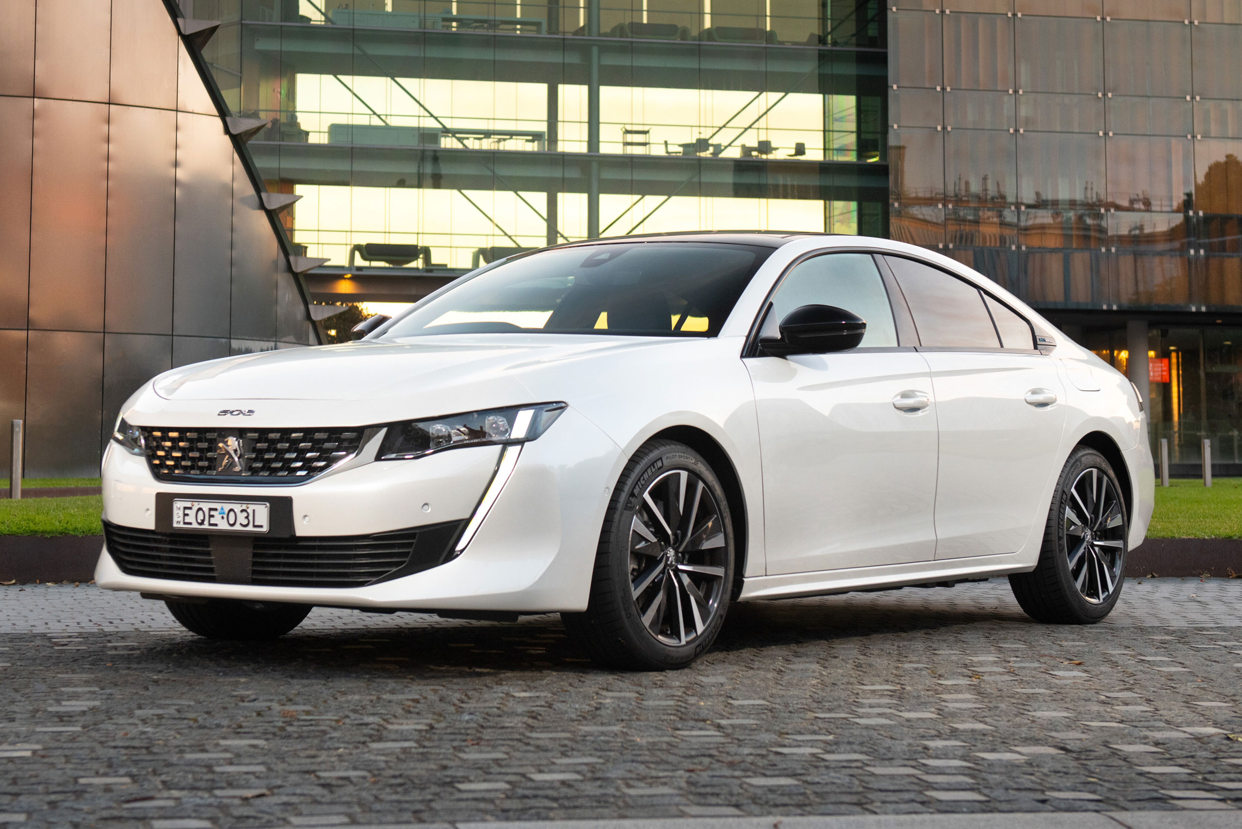 2feb125f/peugeot 508 gt hybrid 99 main jpg