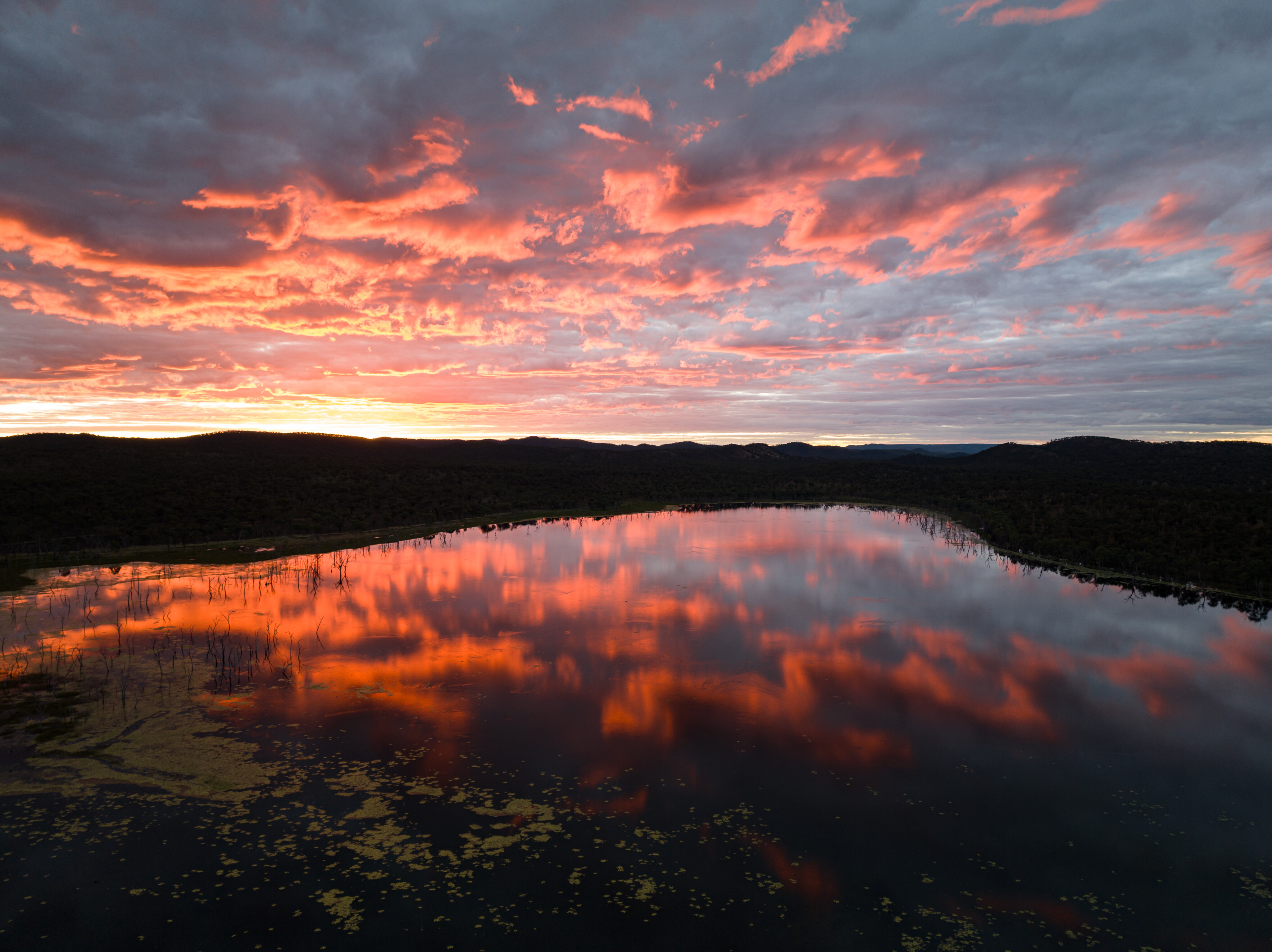 44c82441/4x4 australia explore blackbraes queensland stunning sunset reflections jpg