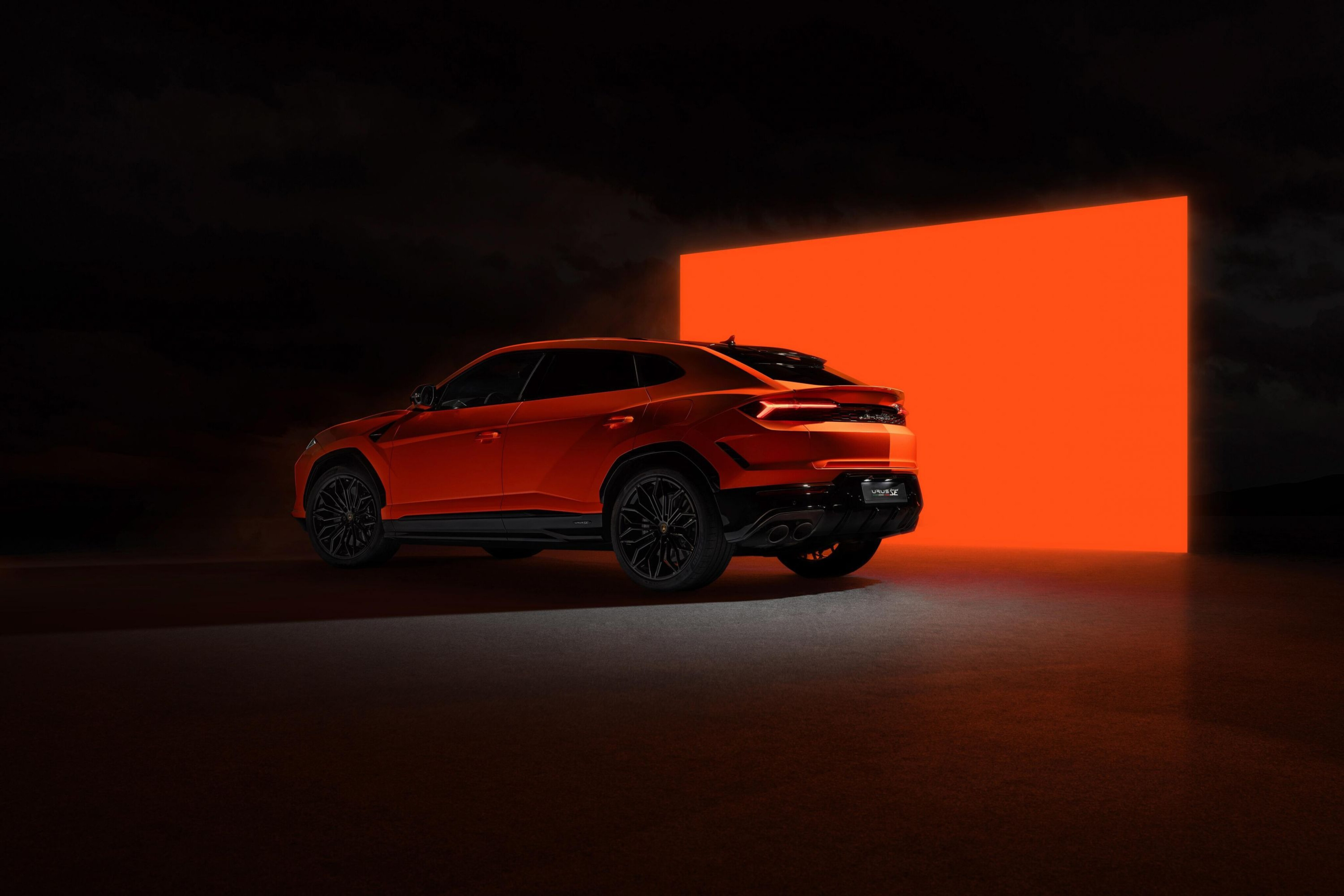 53ef1ac4/2025 lamborghini urus se phev australia whichcar 13 jpg