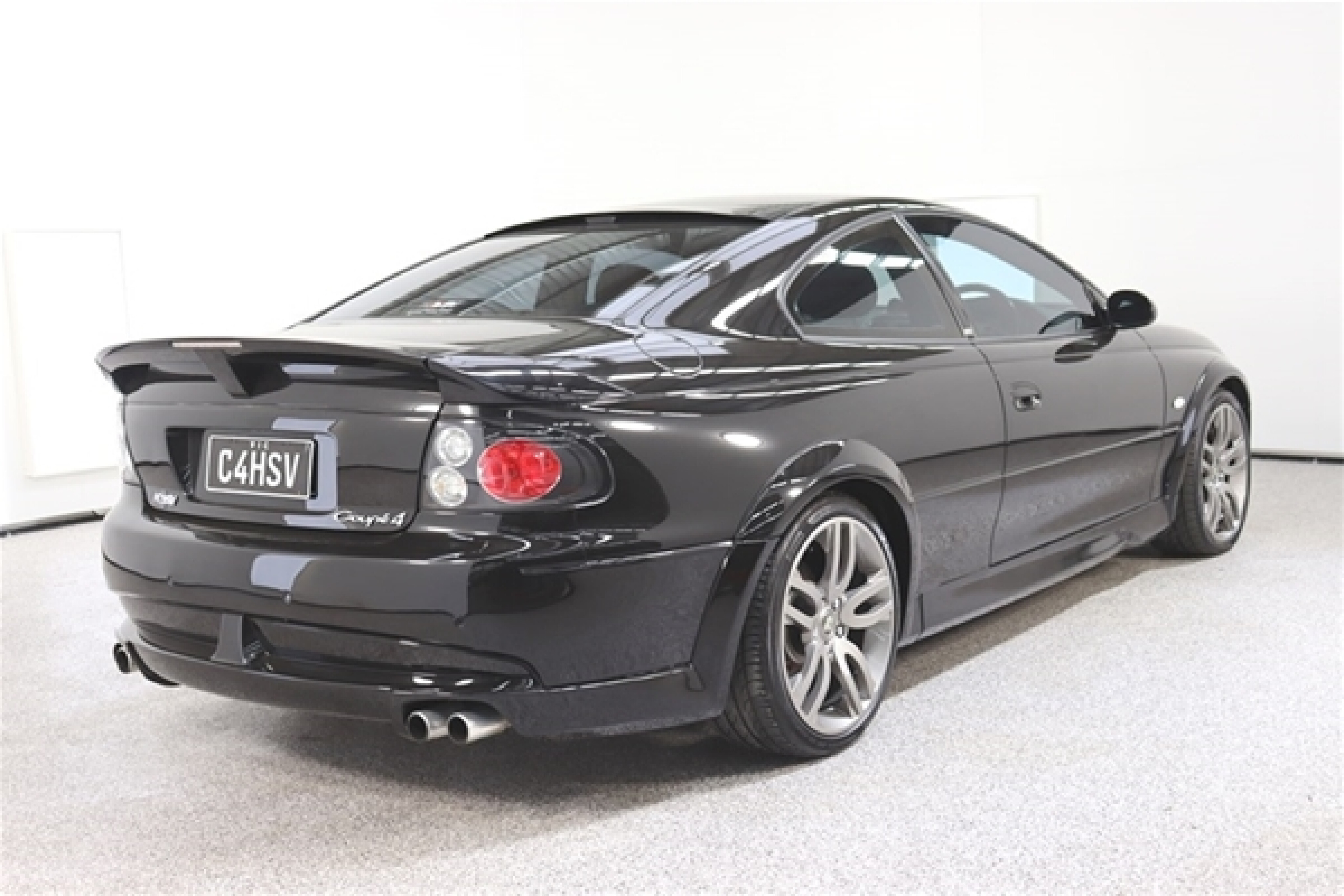 59a9132b/2005 hsv coupe 4 grays auction 2 jpg