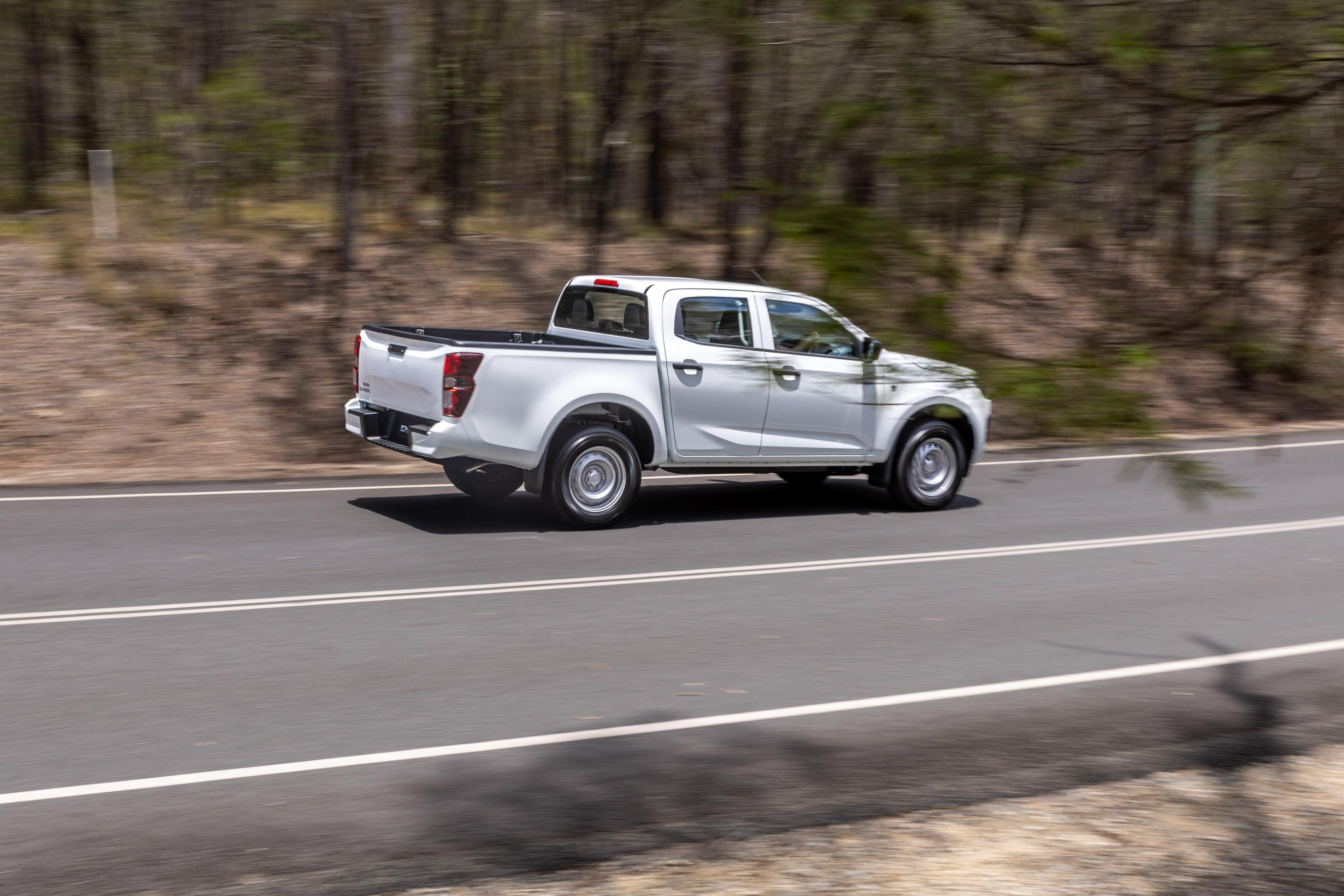 70110e74/2024 isuzu d max 155 jpg