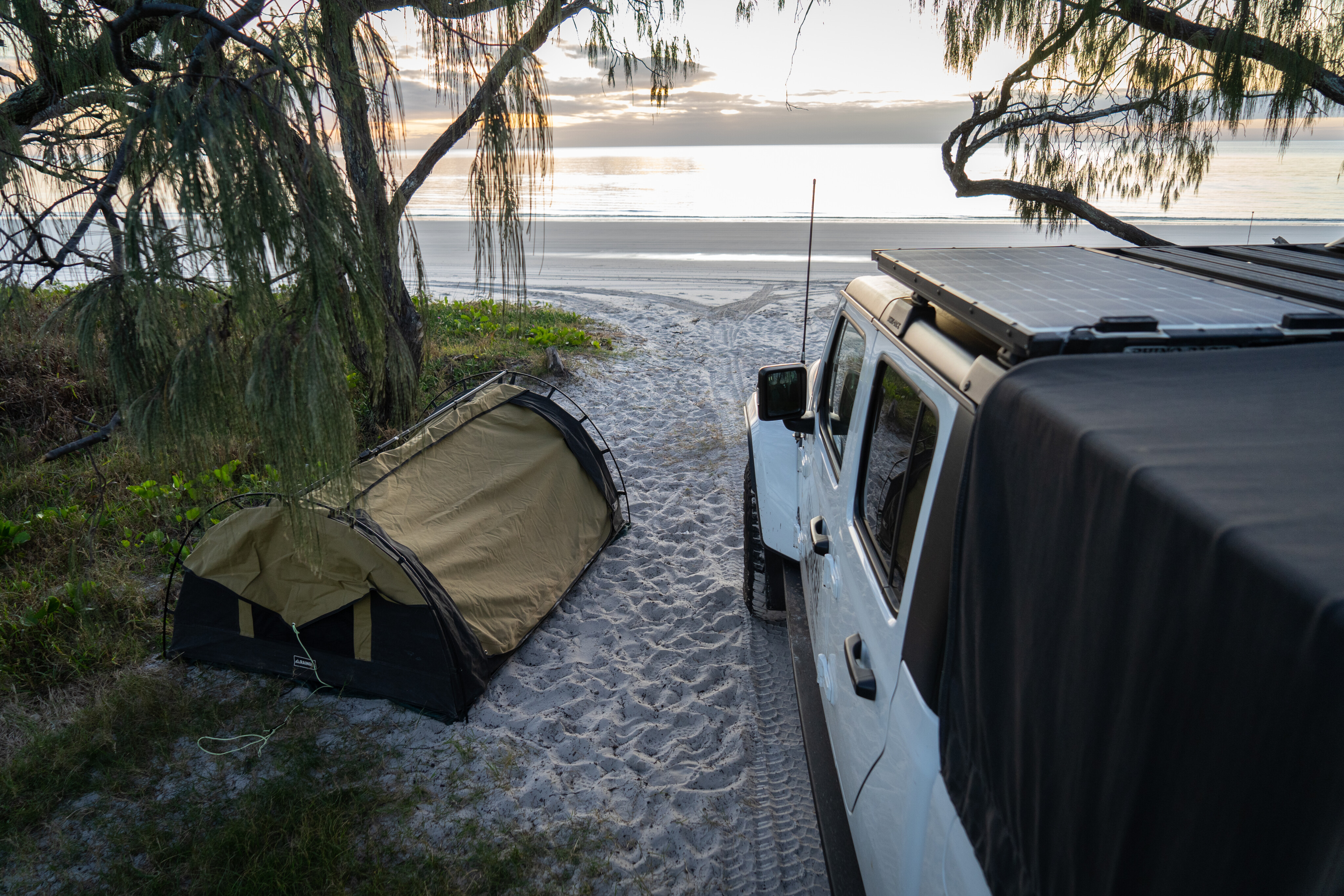 7071215b/trcm fraser island beachside camp swagk gari explore 4x4 australia jpg