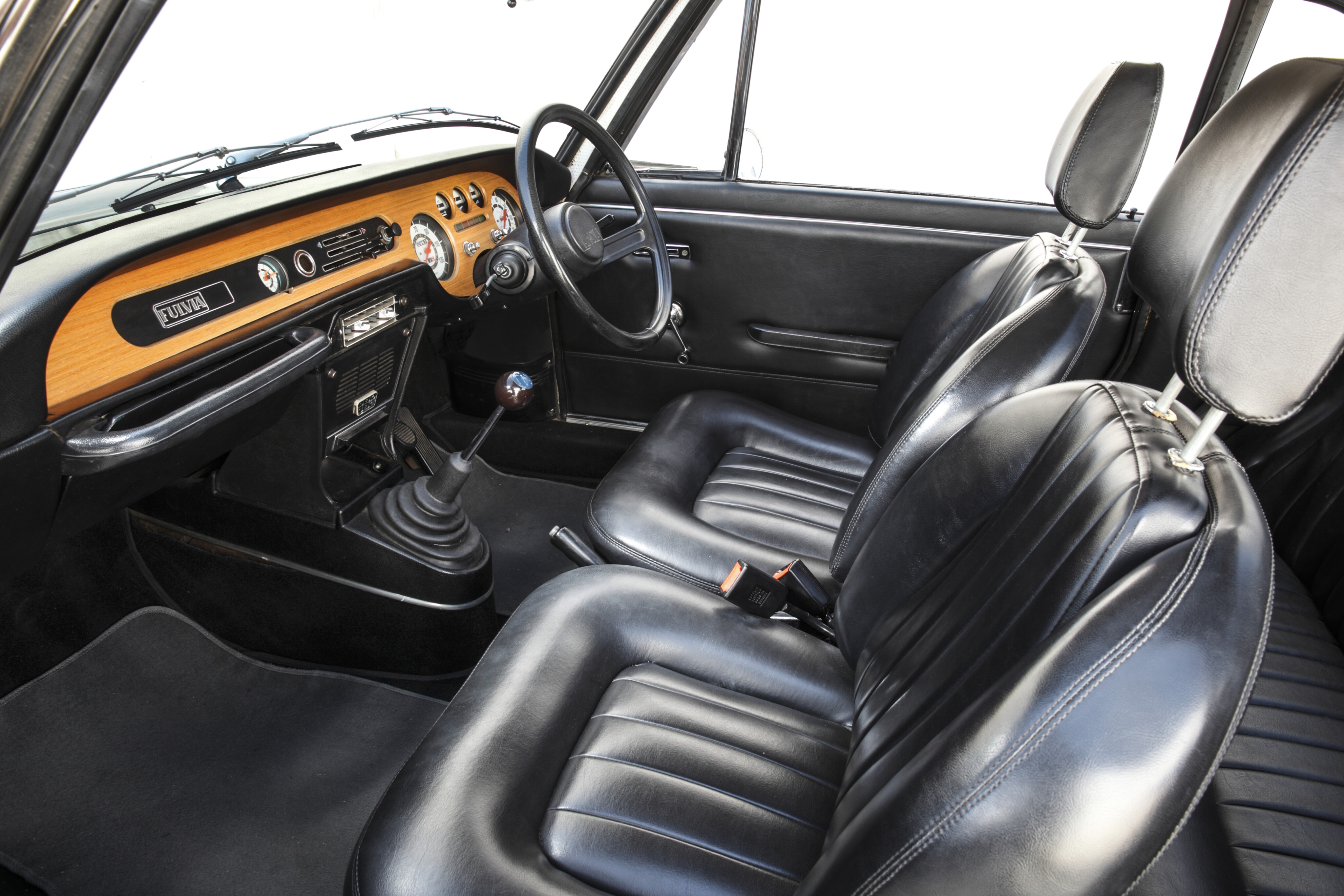 893c1470/1965 lancia fulvia coupe interior JPG
