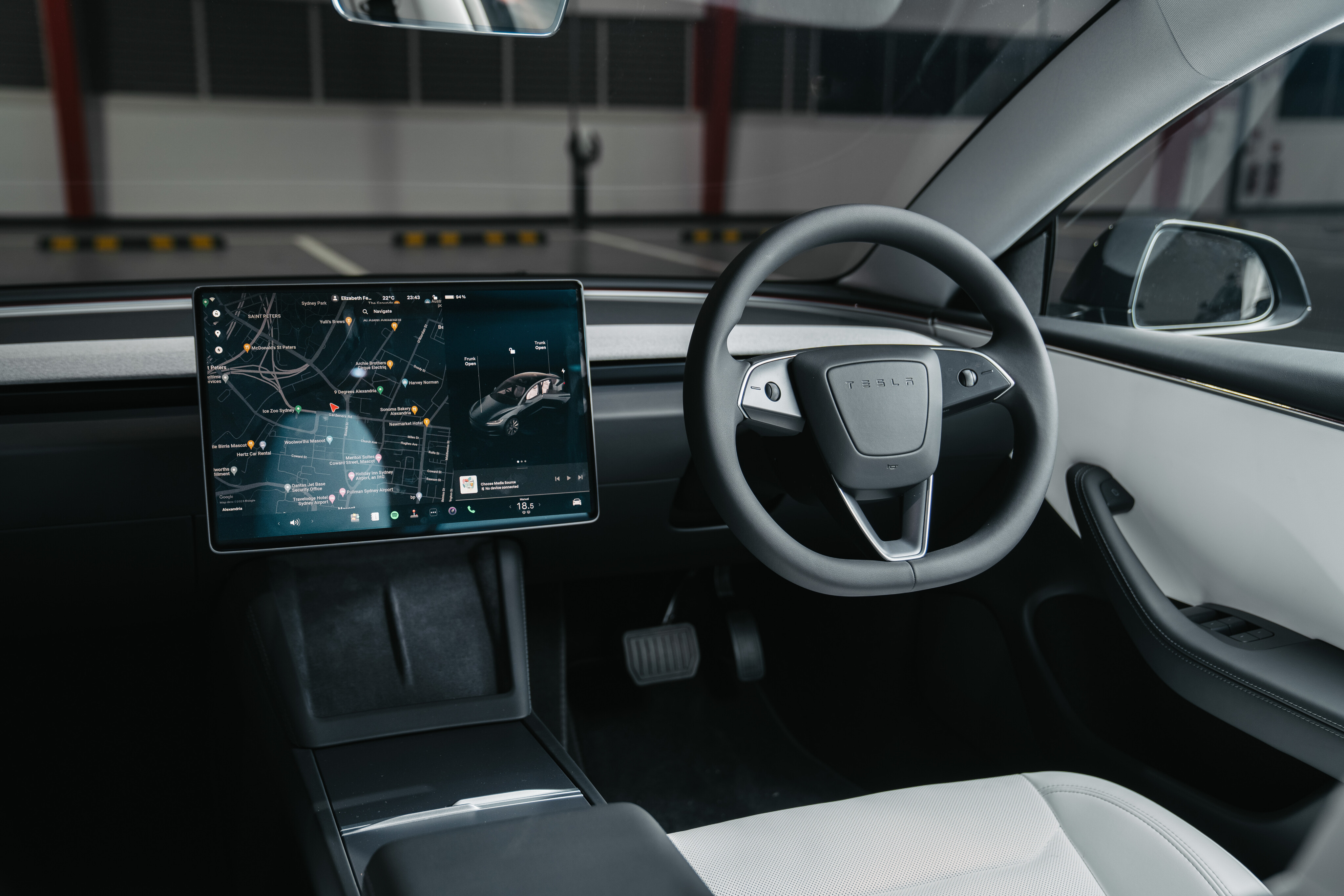 A different interior! New Tesla Model 3 - 2024: what has changed