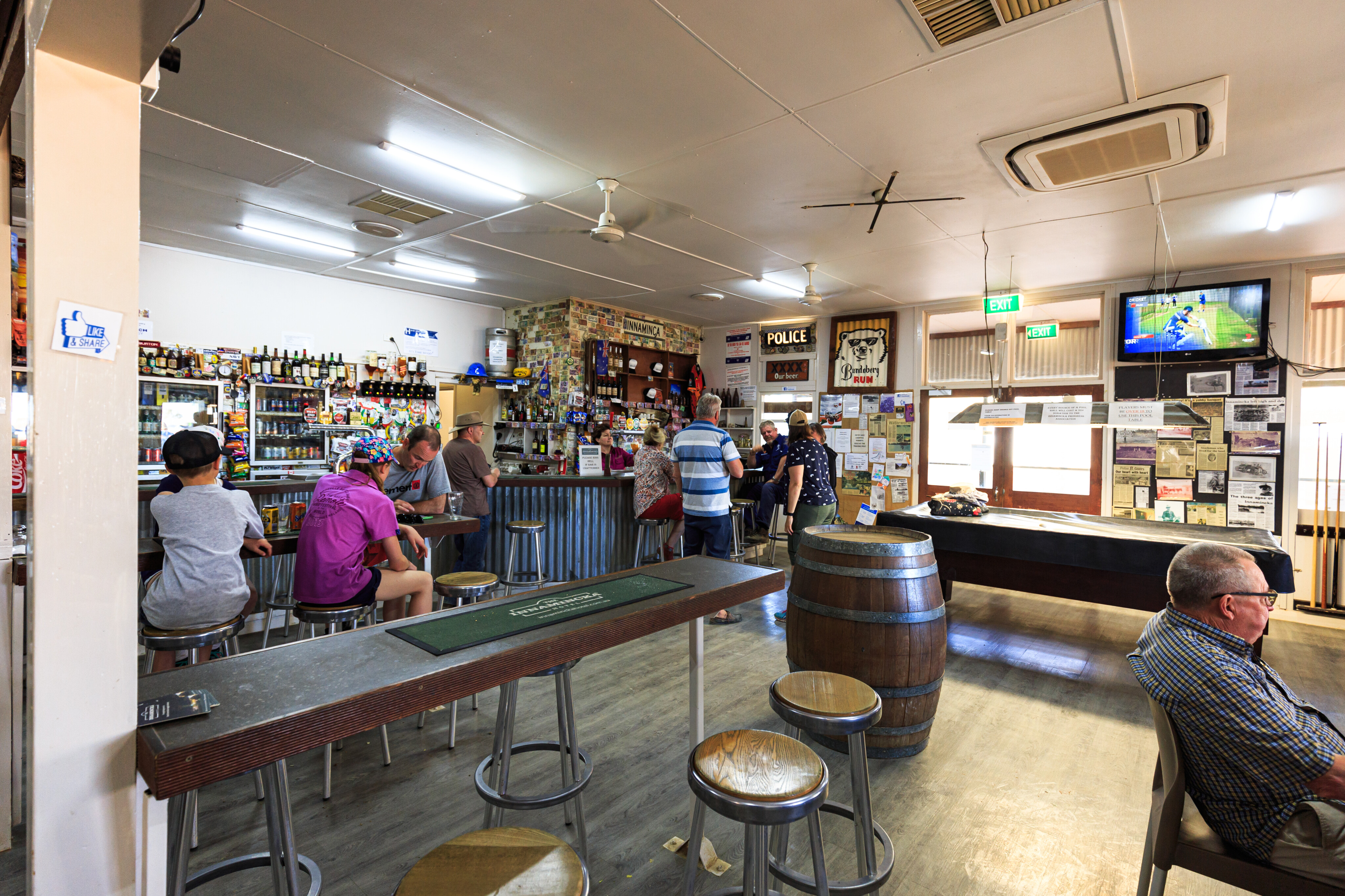 94e2291d/img 7197 innamincka hotel south australia outback pub crawl 4x4 australia glenn marshall jpg