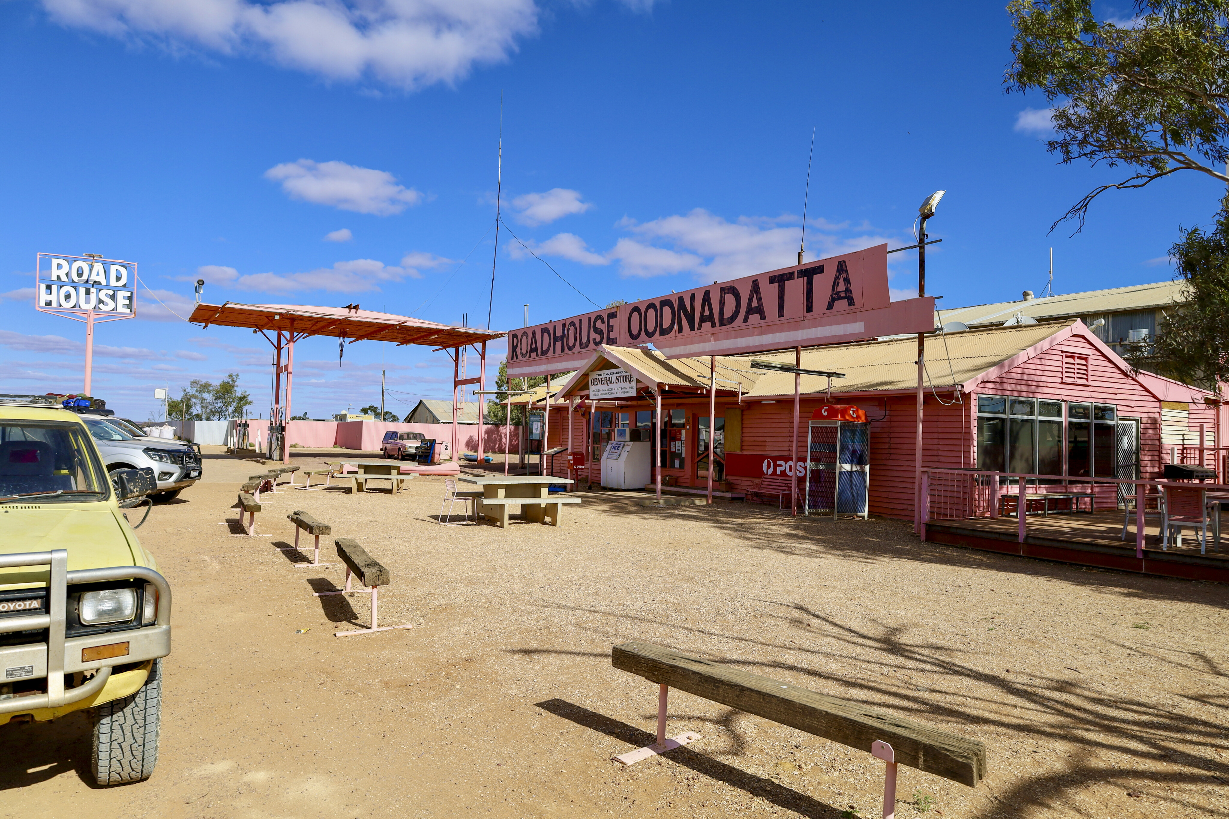 aaab094b/coober pedy to apatula oodnadatta pink road house jpg