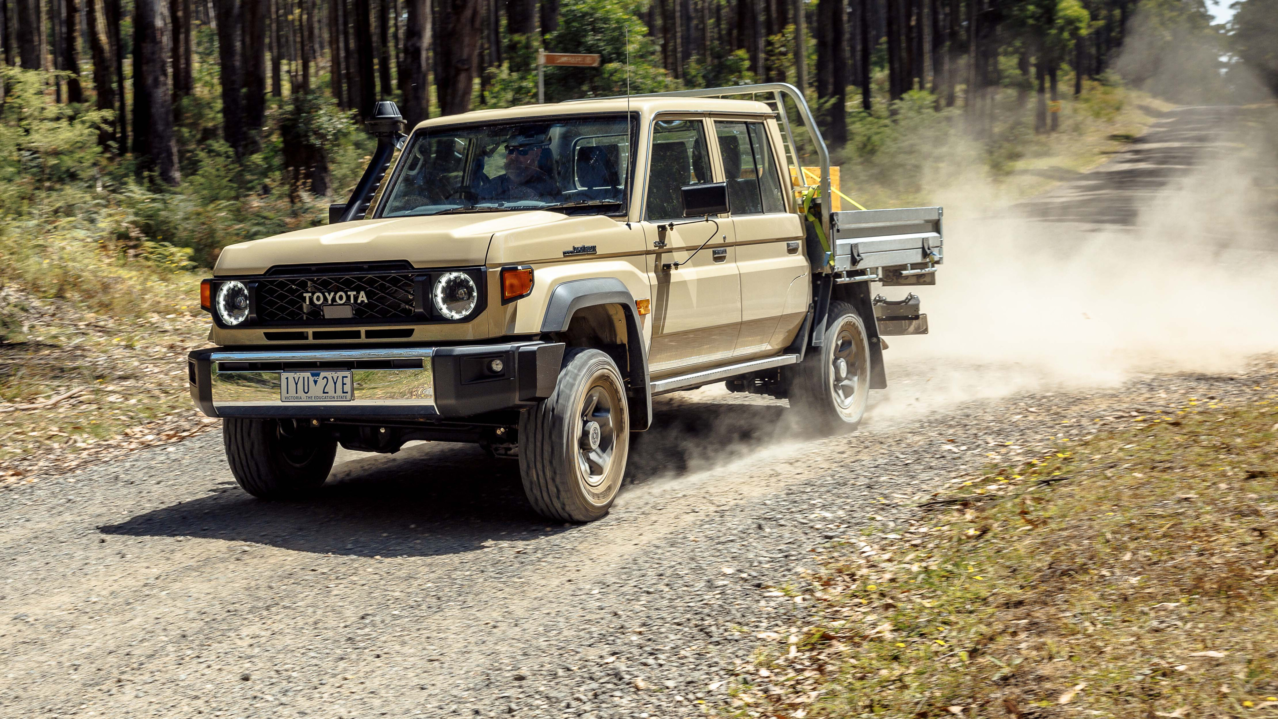 aabf1766/2024 toyota landcruiser 70 ute edewar 240220 25 jpg