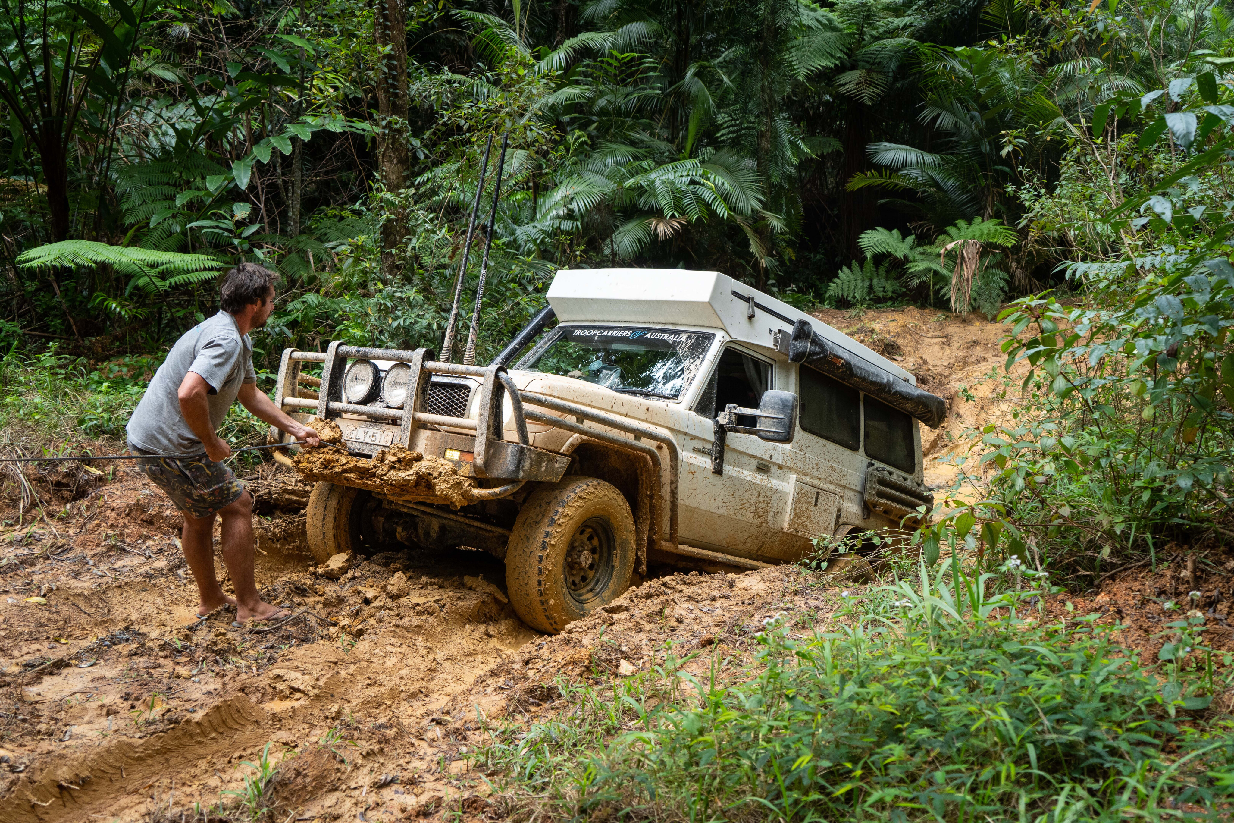 adcf1871/trcm cape york creb track mud pit lc winch 3 jpg