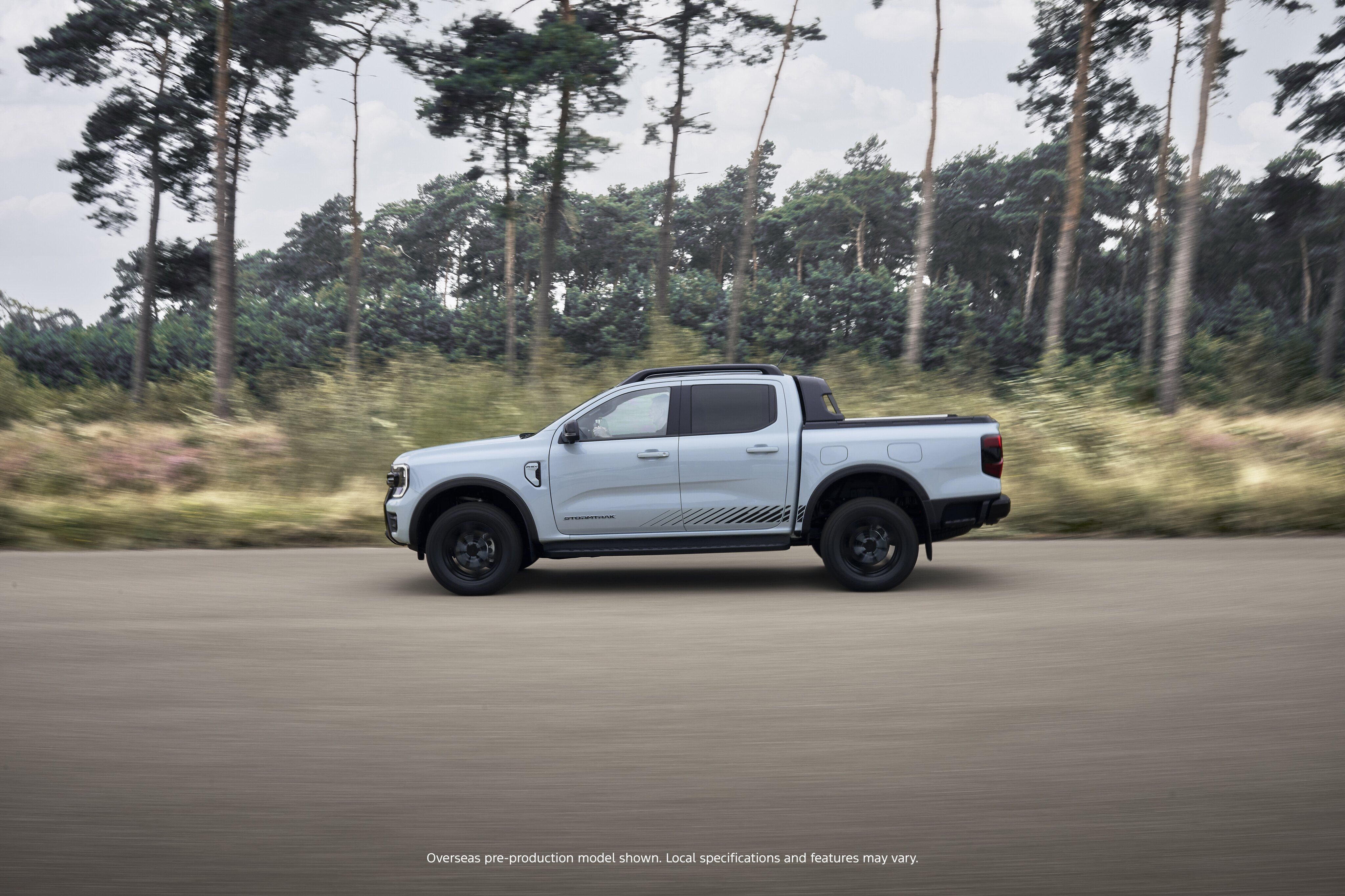 aead1000/2025 ford ranger phev 7 jpg