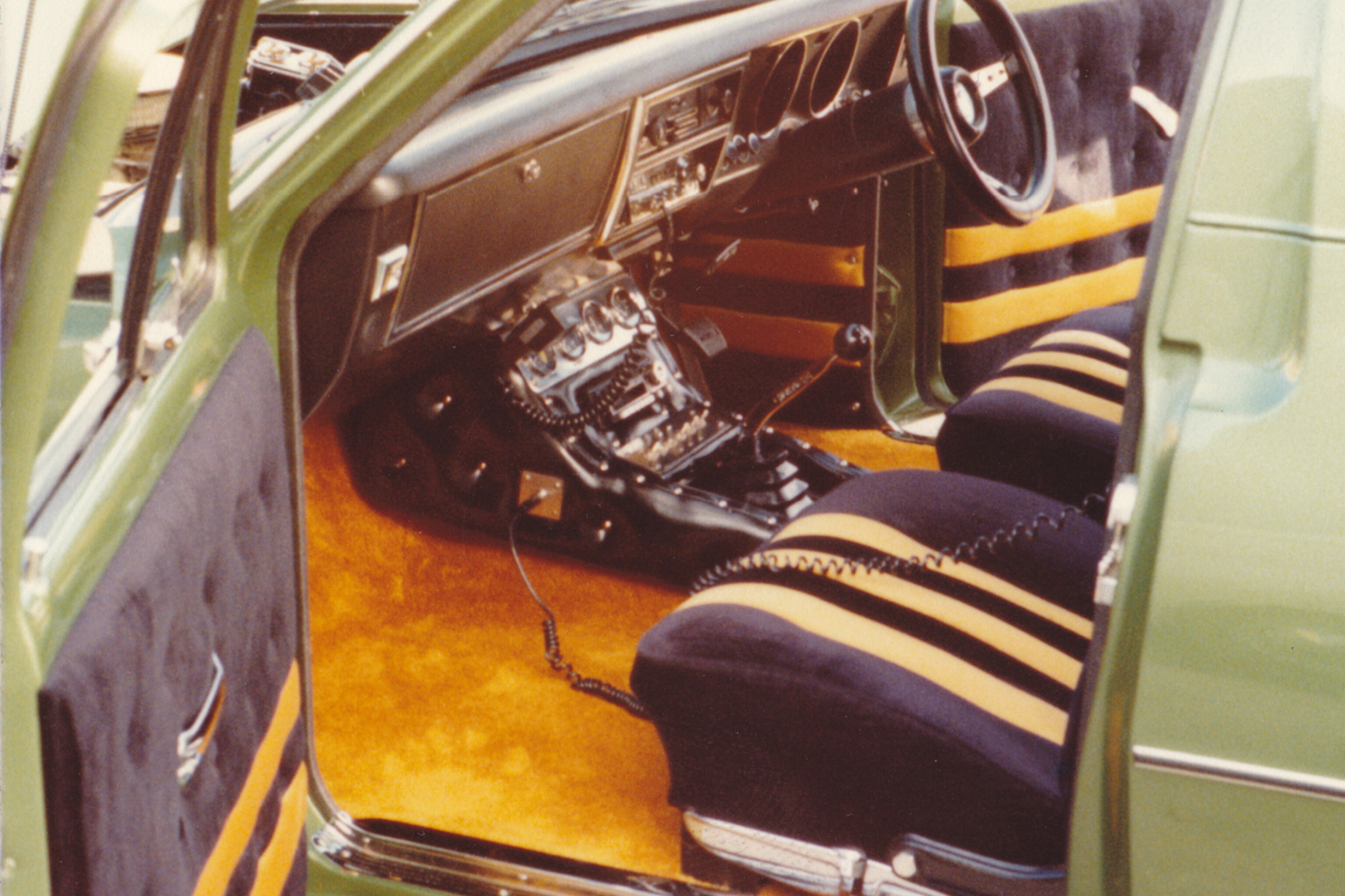 b51c1548/green knight hg panelvan interior jpg