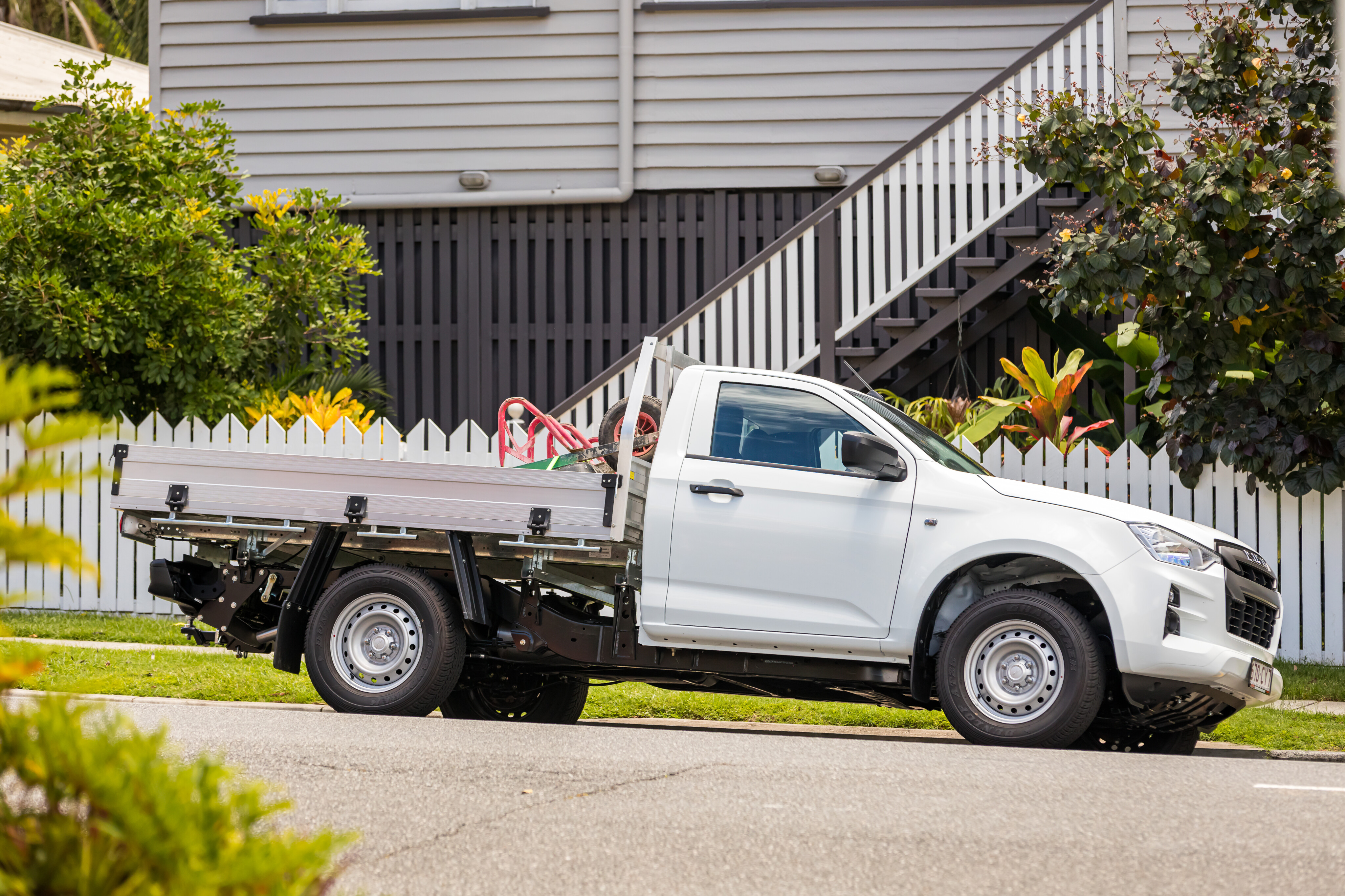 b5600a15/220104 isuzu dmax s cab 2wd 19l diesel matt williams 1062 jpg