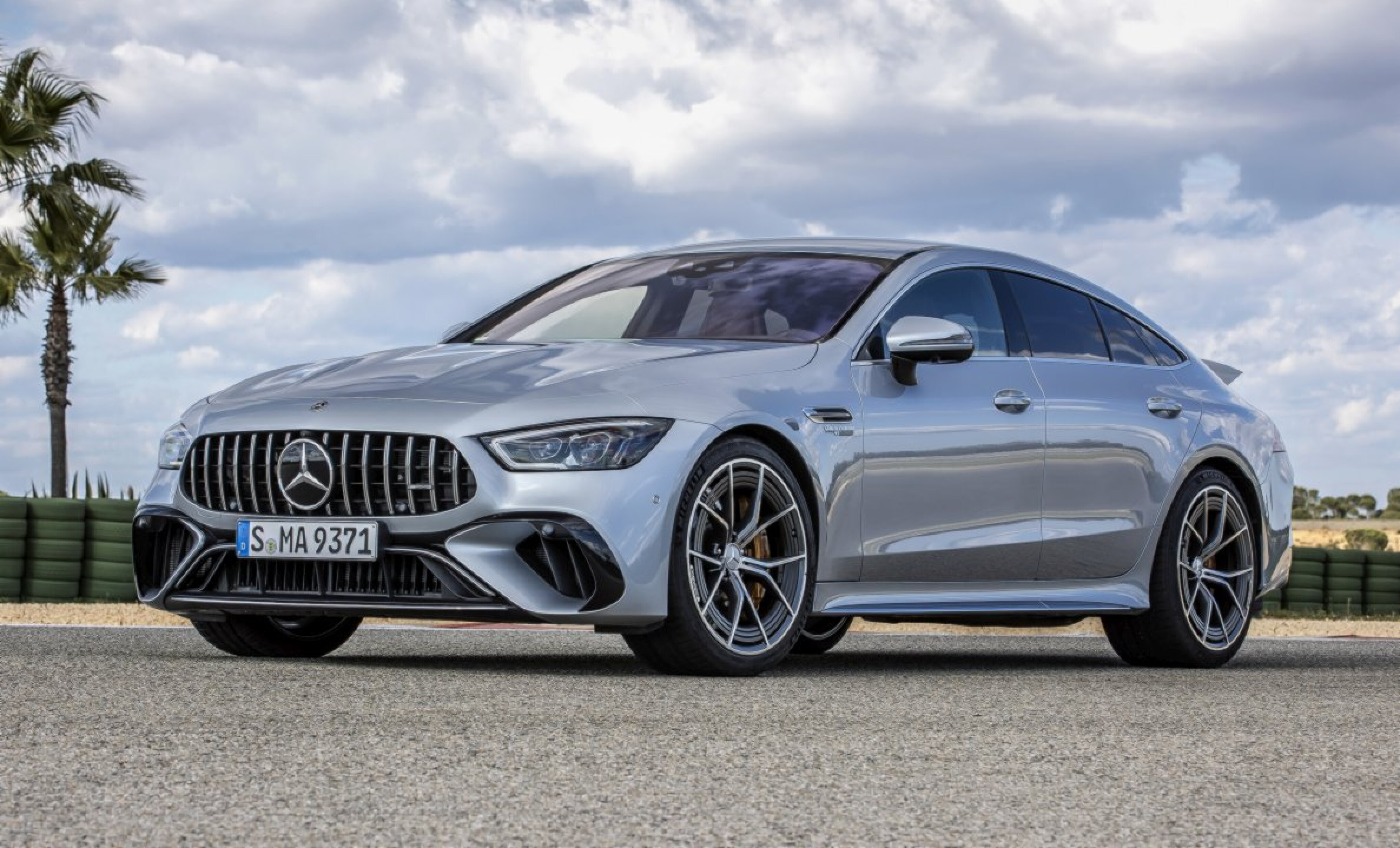 b5fe201f/2023 mercedes amg gt 63 s e performance phev 4 0l hybrid 4d coupe 05260171 jpg