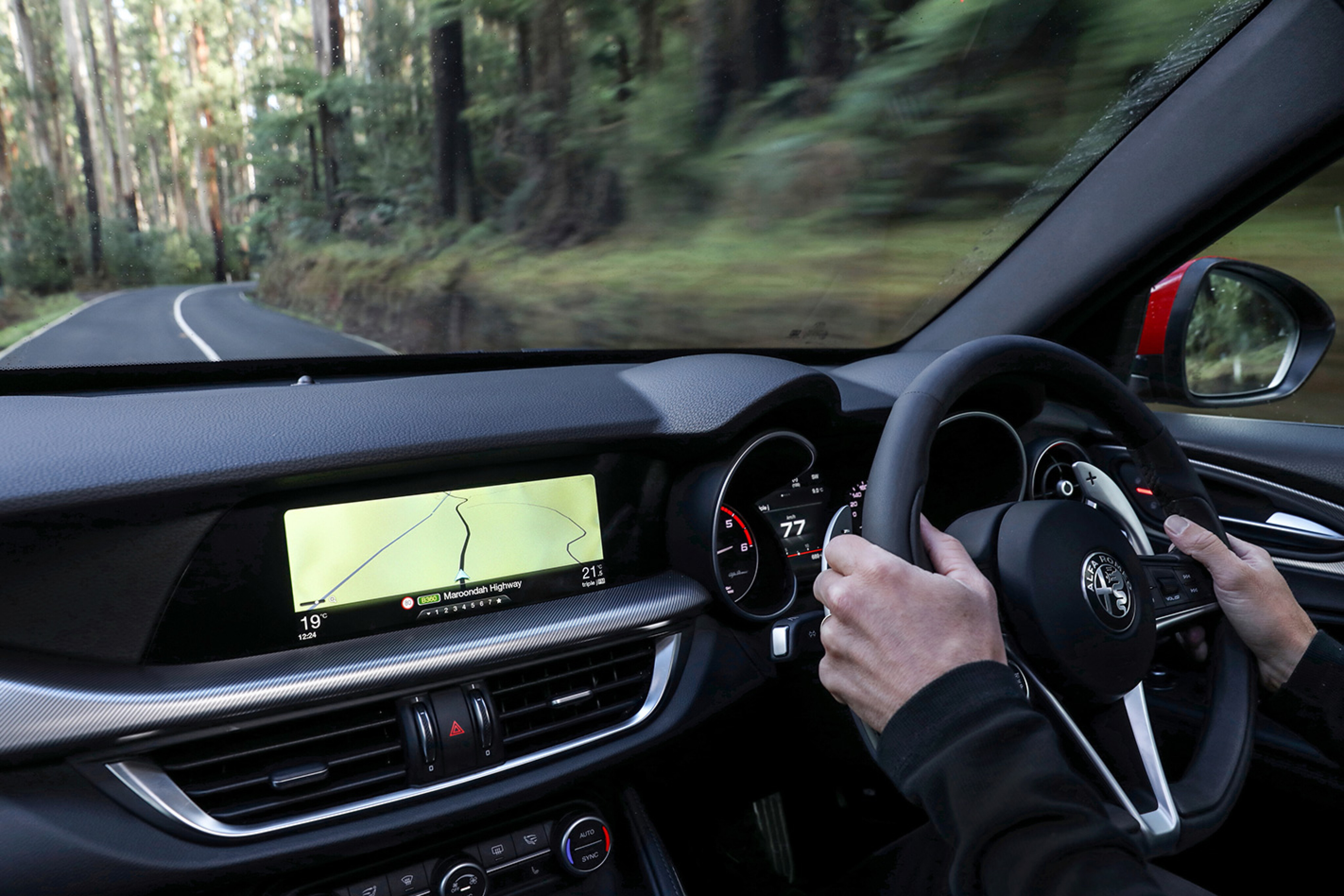 c0b50a09/alfa stelvio interior jpg