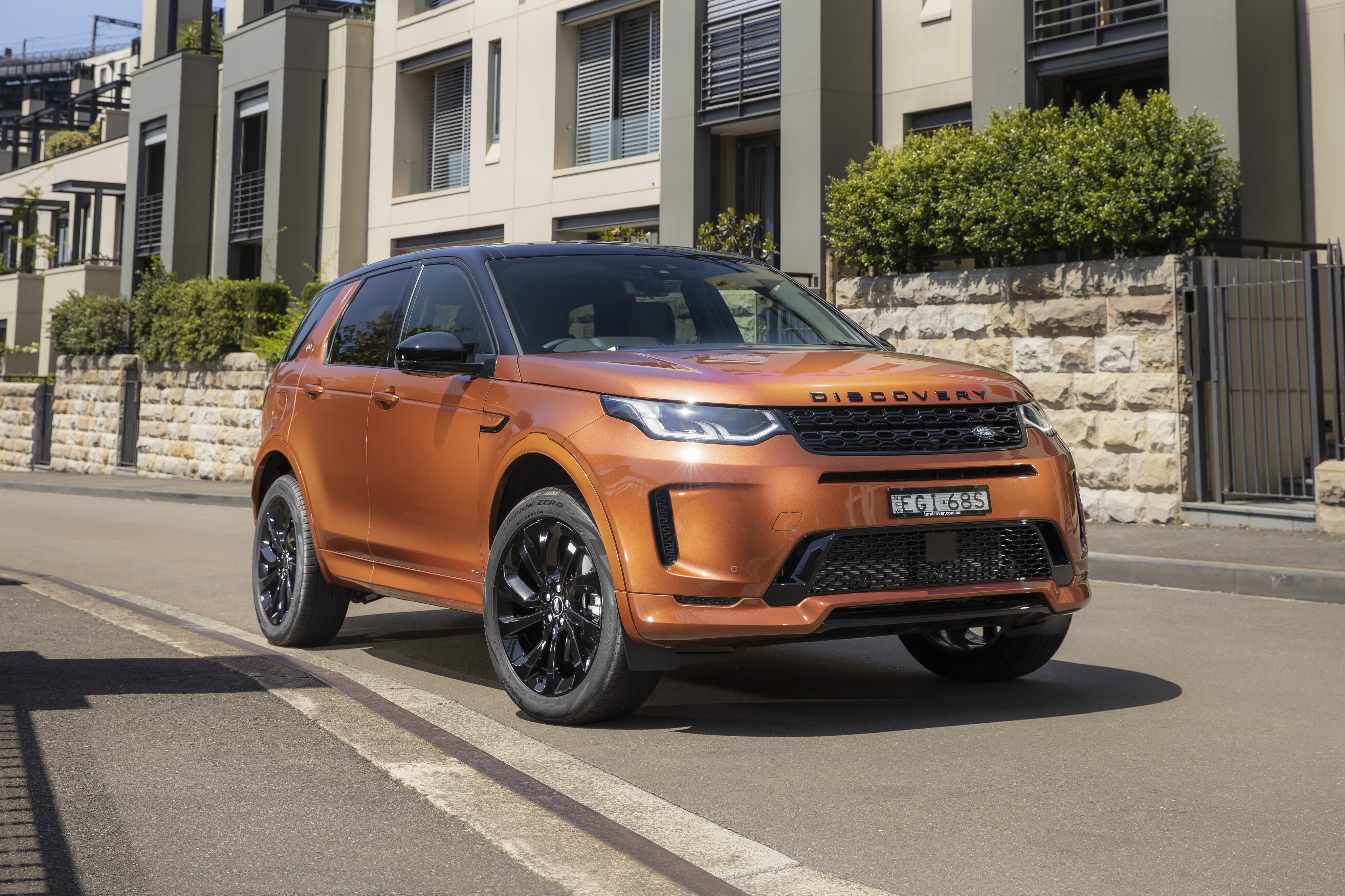 c14a0aa0/land rover discovery sport p250 se r dynamic 82 jpg