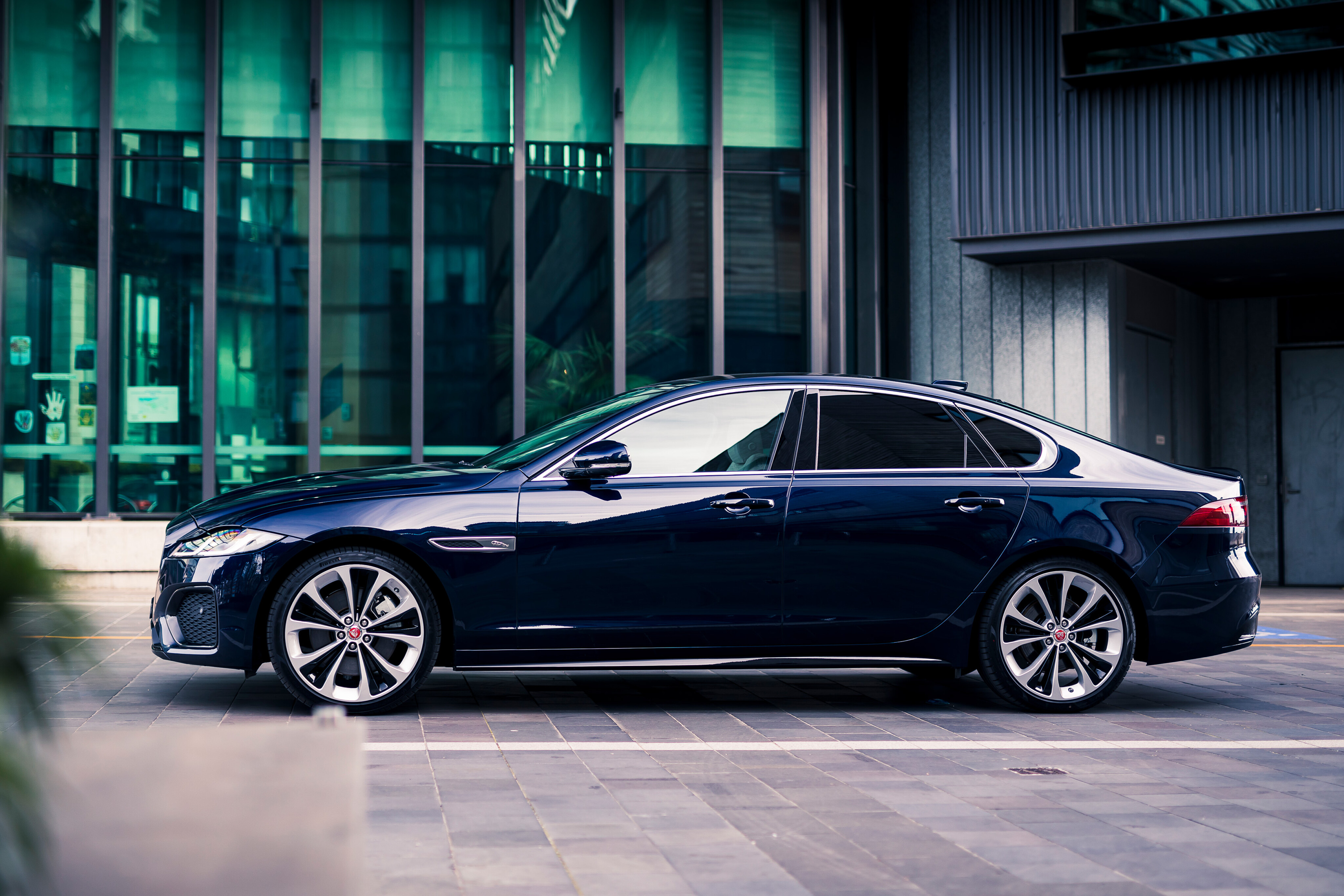 Jaguar XF  Reviews, Price & Specs