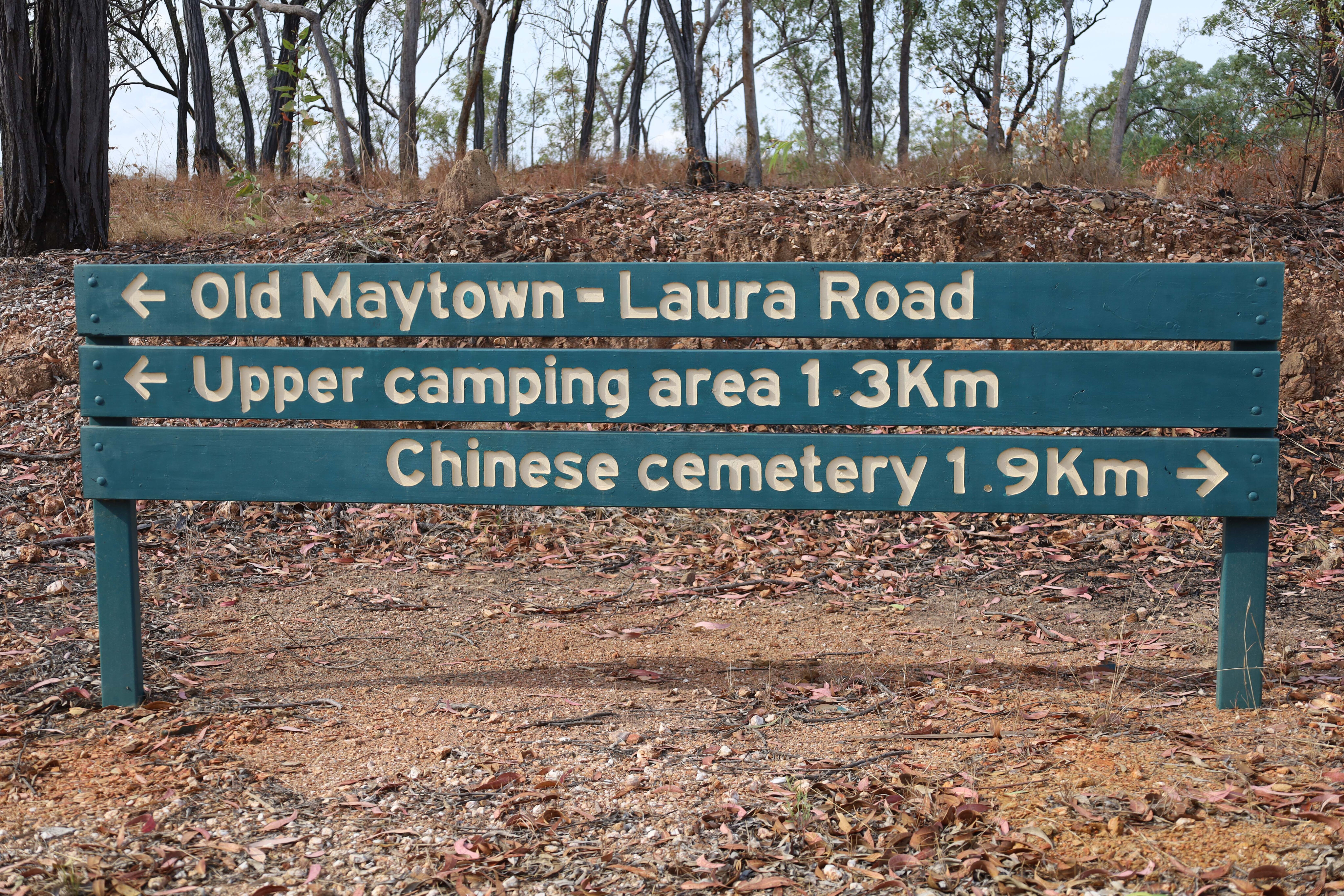 c8fe1976/direction sign 4x4 australia explore maytown jpg