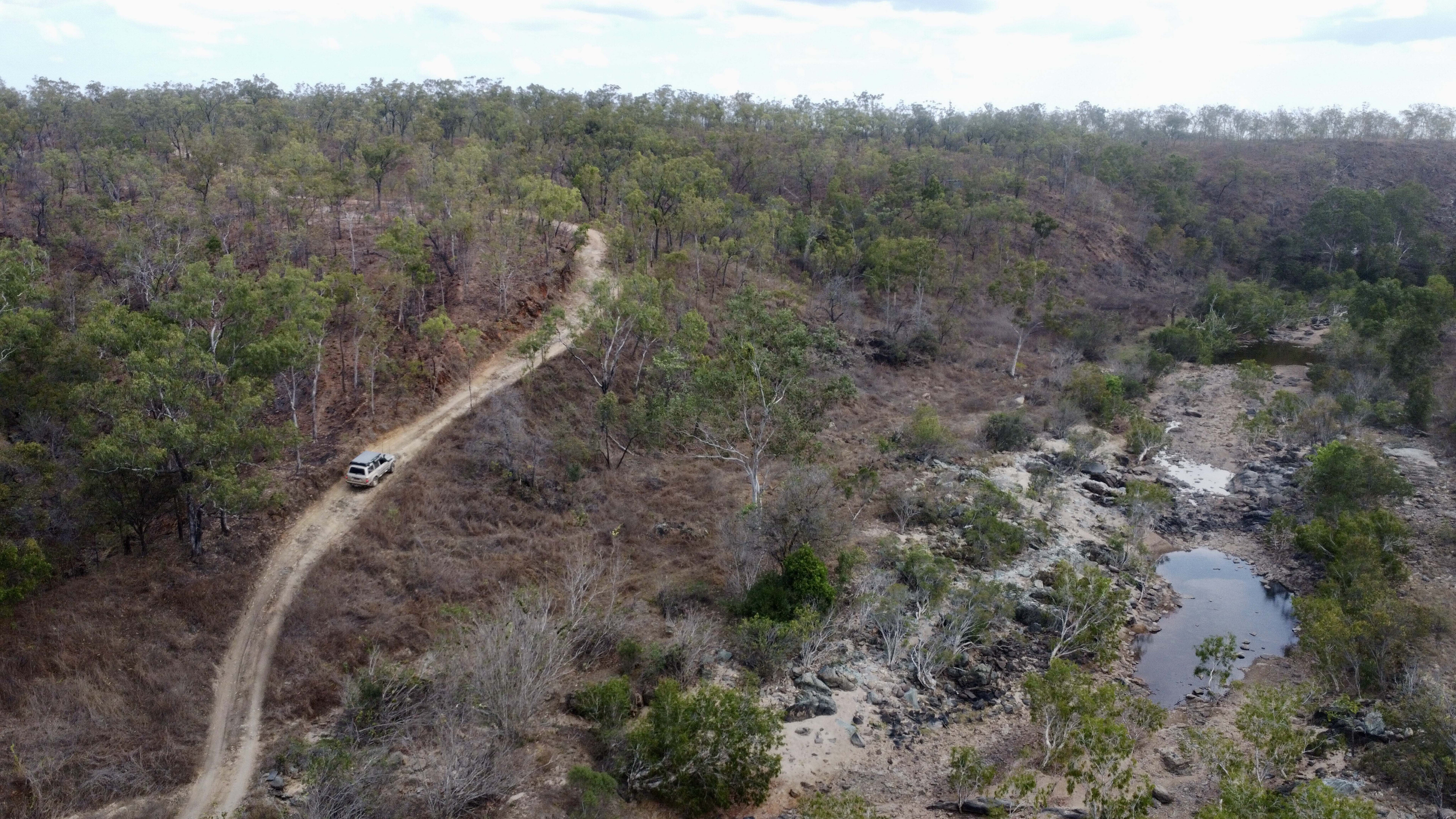 cb6b1fd3/driving beside the palmer river 4x4 australia explore maytown jpg