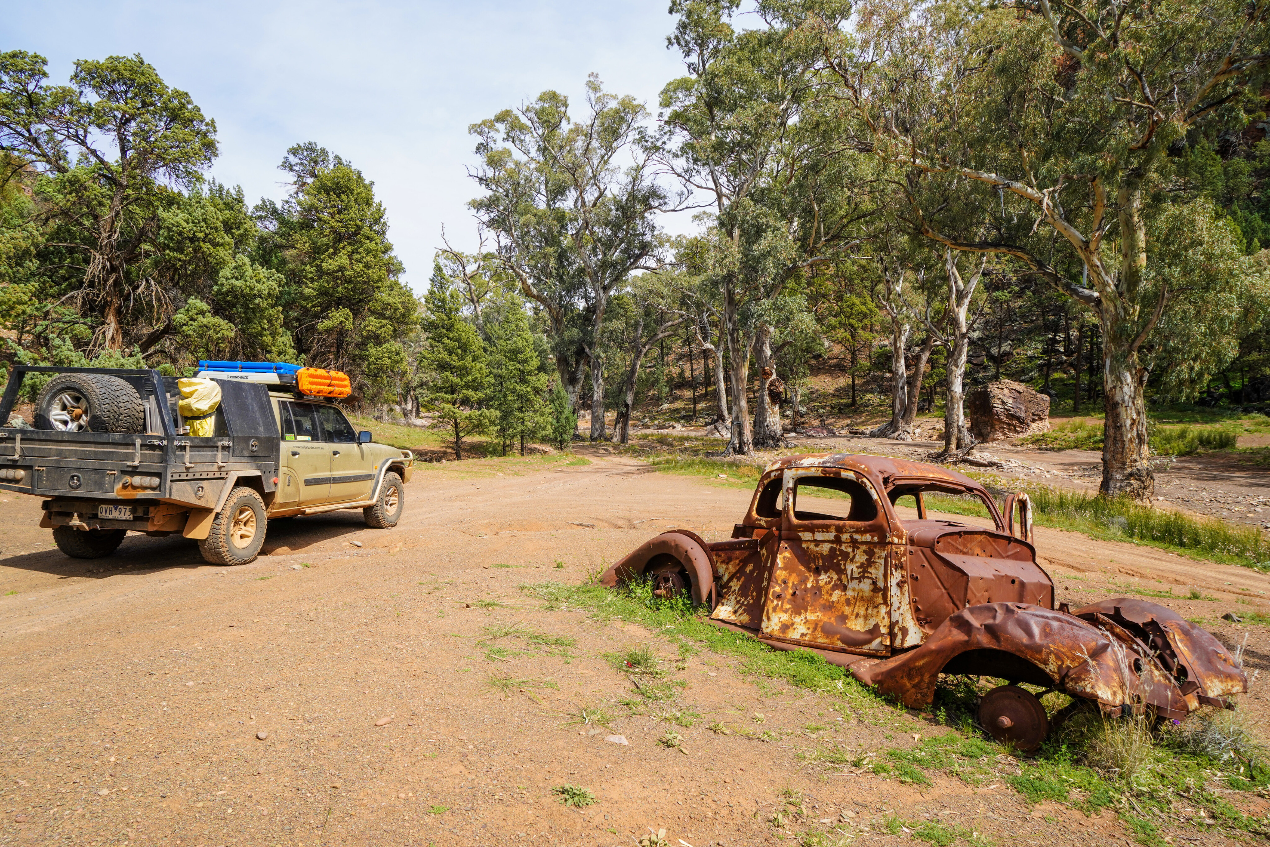 e857197f/flinders ranges hof014 track thru hannigan gap jpg