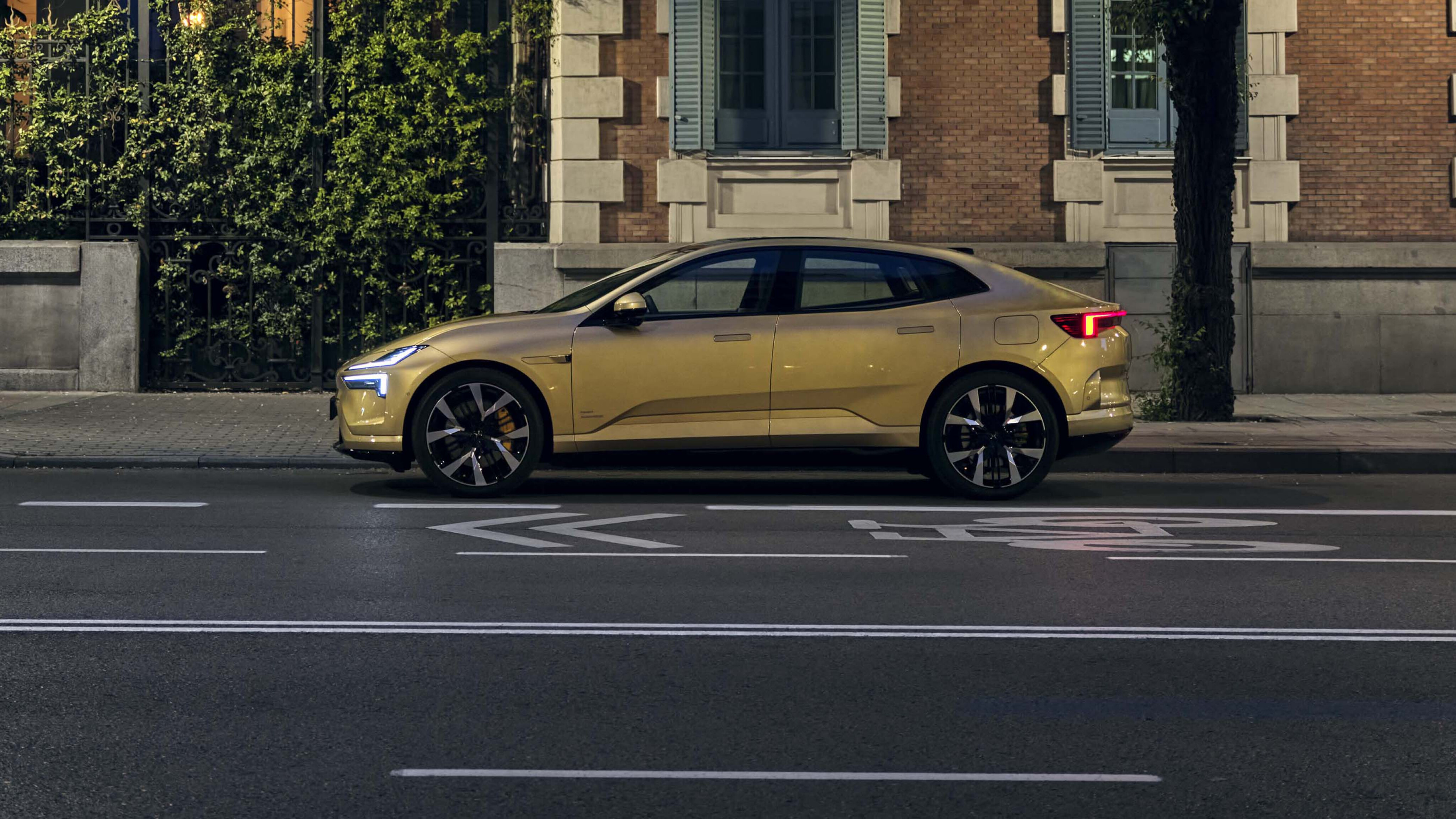 ed6e1ca6/2024 polestar 4 madrid gold zinc nappa performance pack 2 jpg