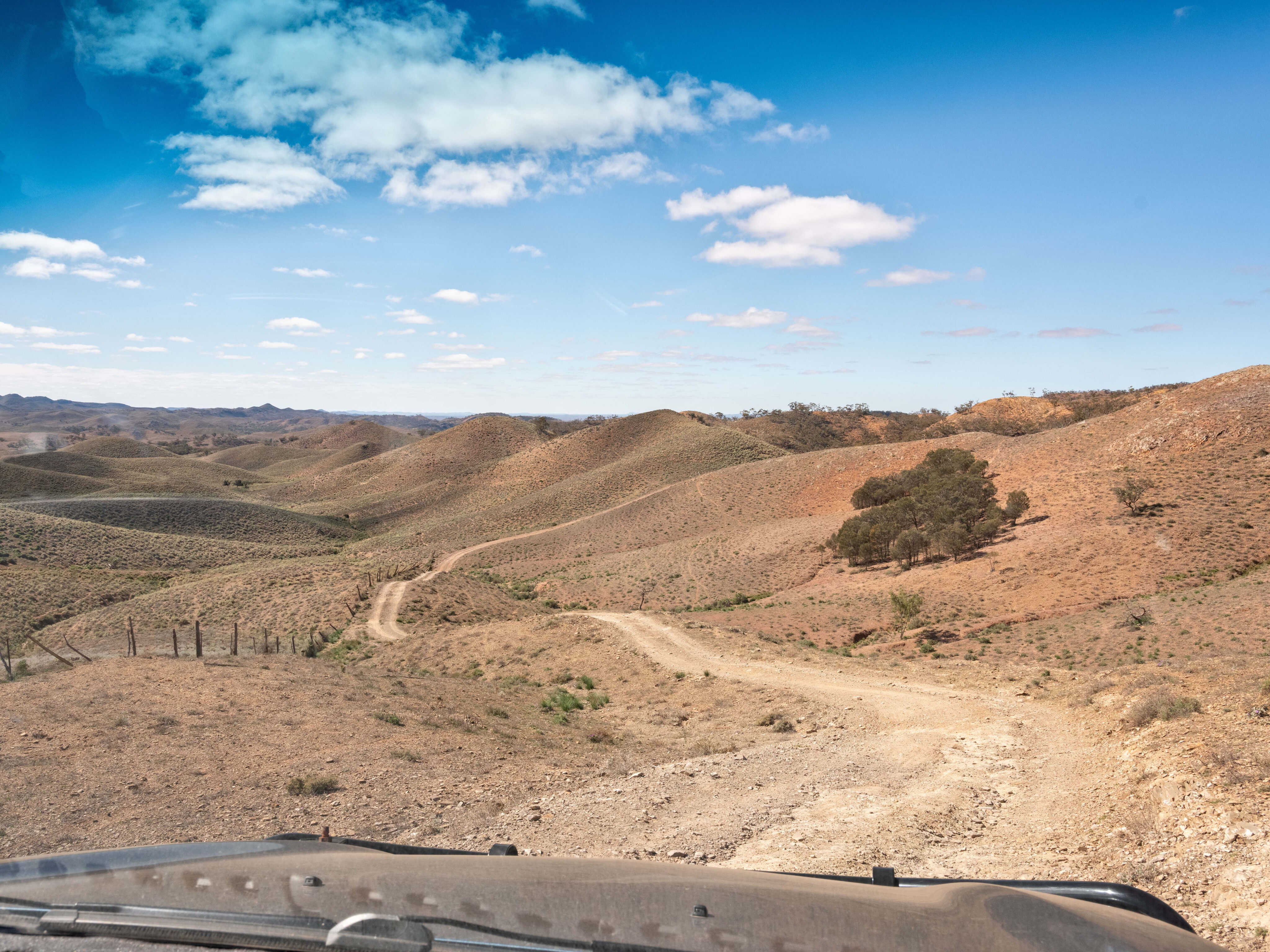 f98f194f/flinders ranges 2336 north fence 2 4x4 australia jpg