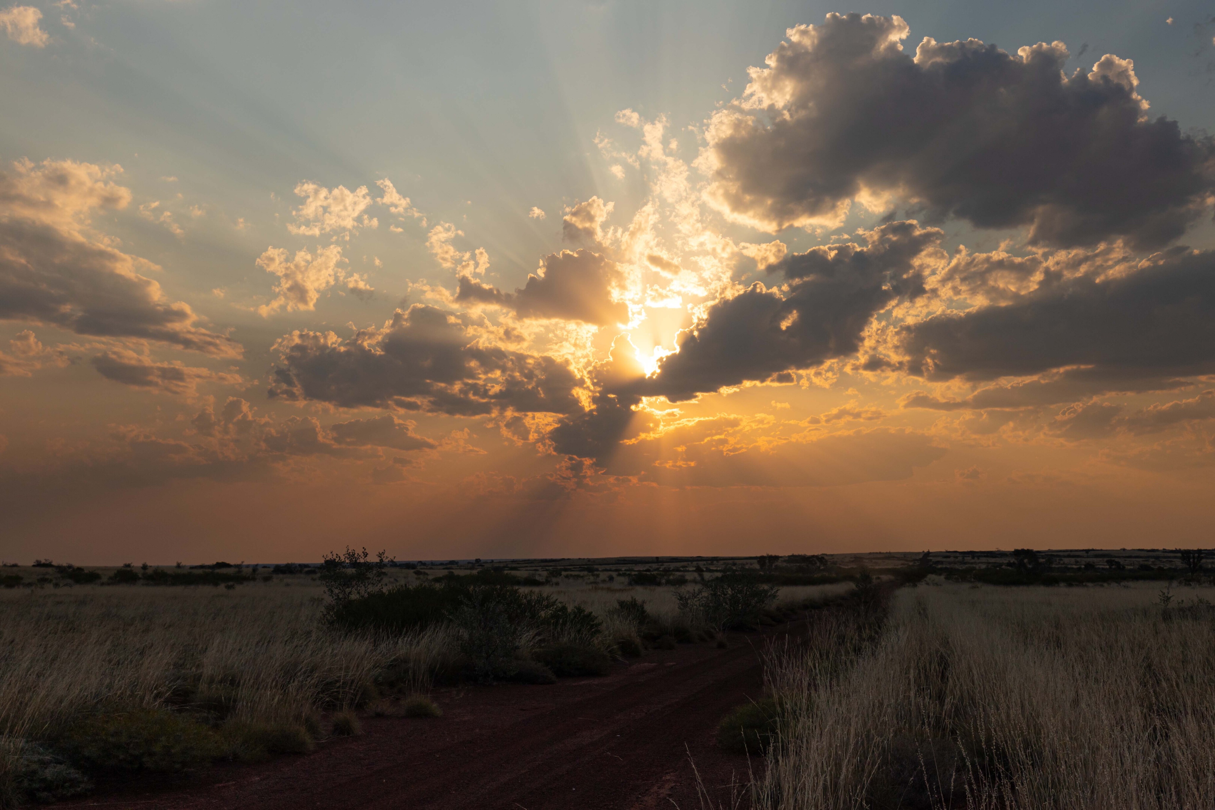 fea91a1e/what an amazing sky explore great sandy desert jpg