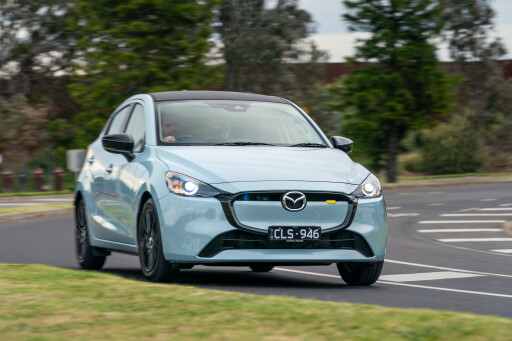 57481728/2023 mazda2 pure sp air stream blue hatch 3 jpg