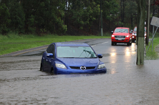 c4040a64/car flood jpg