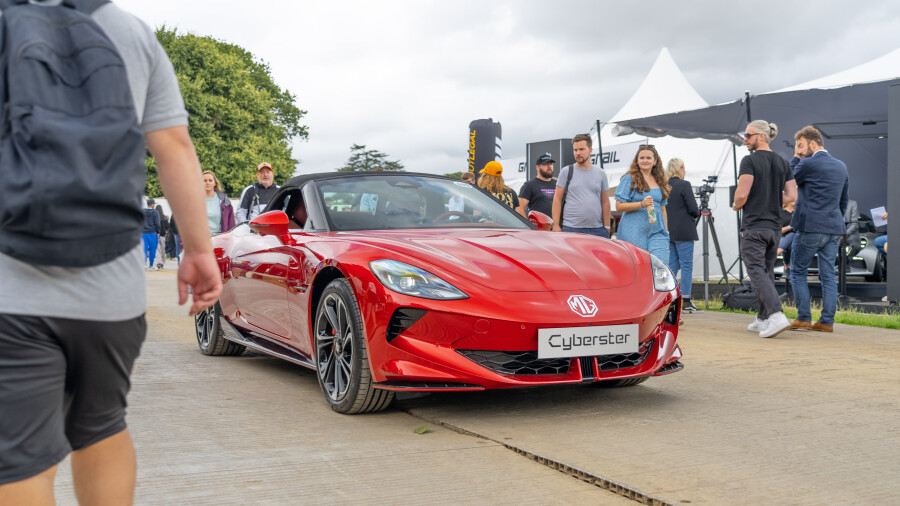 51011321/2024 mg cyberster at goodwood 6 jpg