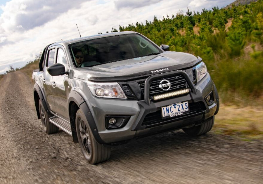 82bd226c/2019 nissan navara sl 4x4 silverline edition 2 3l diesel dual cab pup 04760148